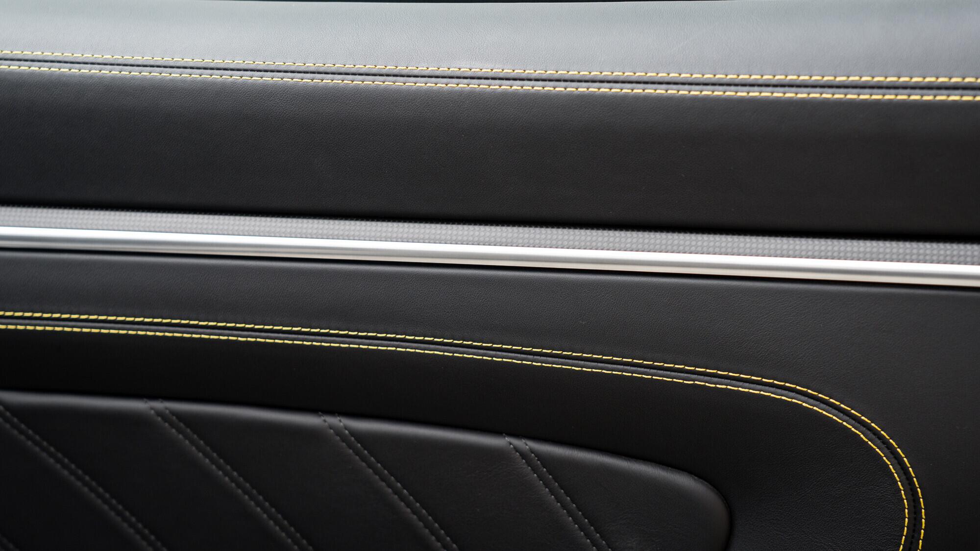 Porsche 911 view 45