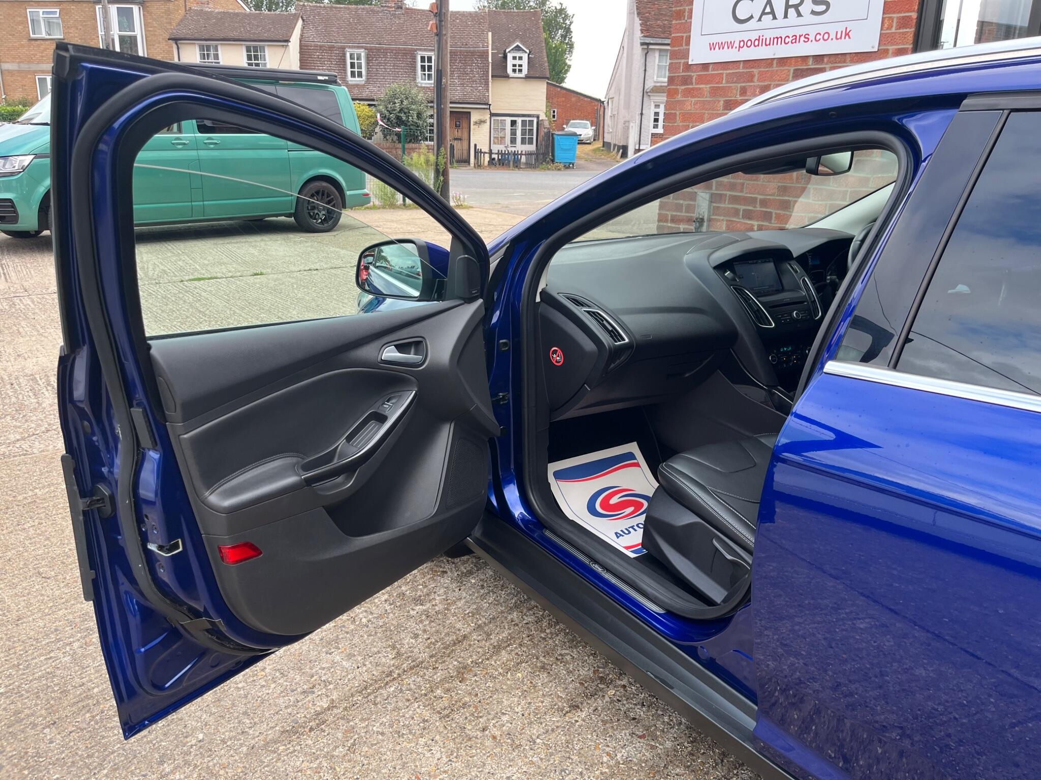 Ford Focus view 60