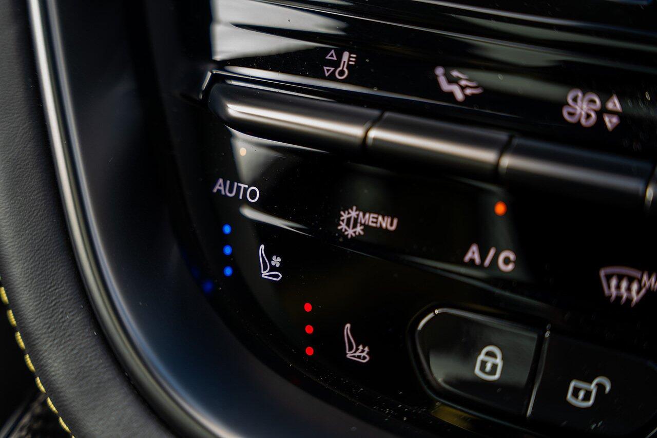 Aston Martin DBX view 94