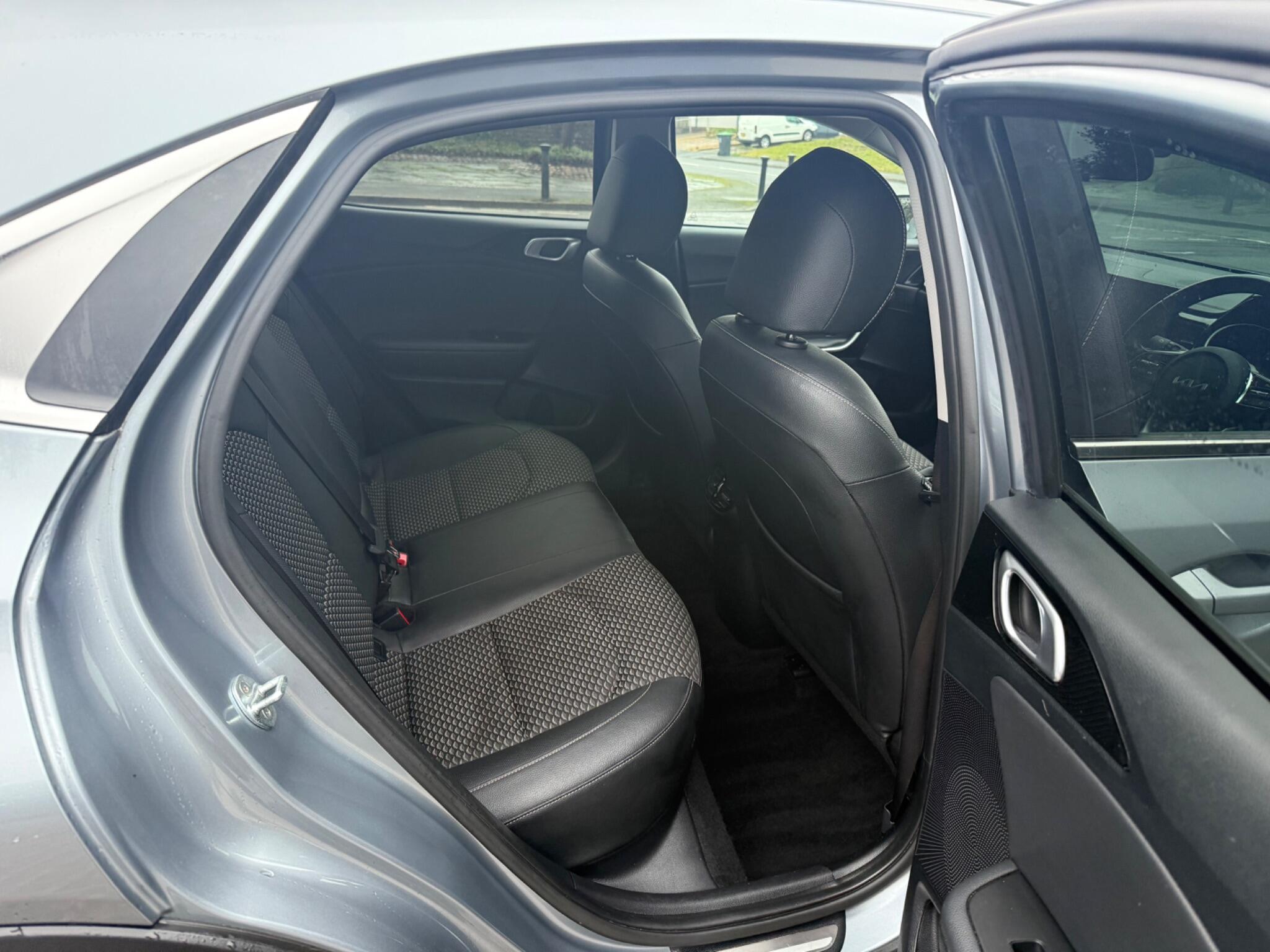 2022 Kia XCeed 1.0 T-GDi Connect Euro 6 (s/s) 5dr • 32,702 miles image 16