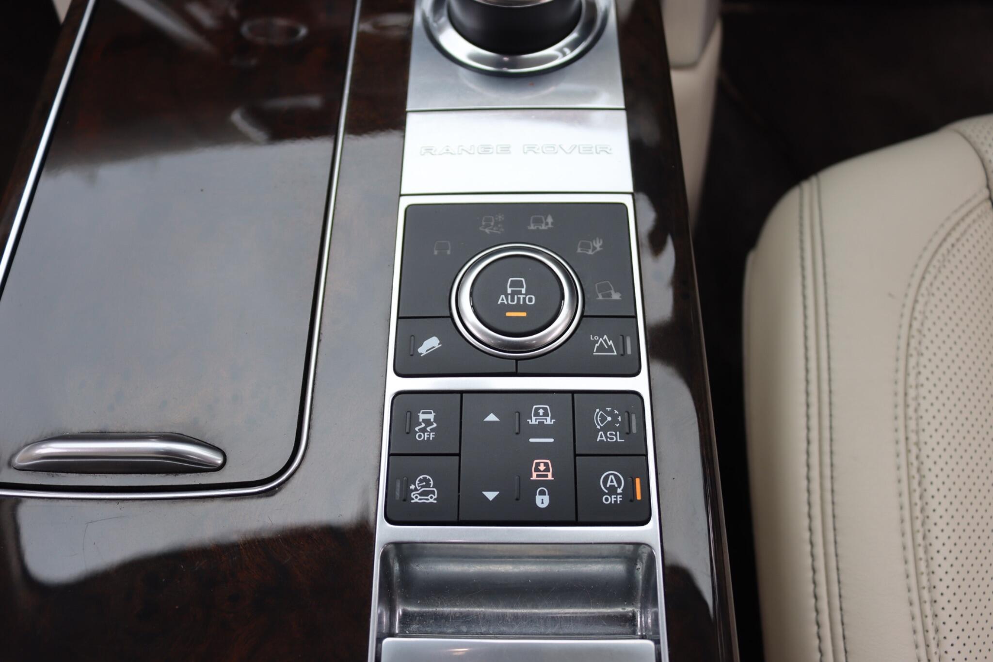 Land Rover Range Rover view 53