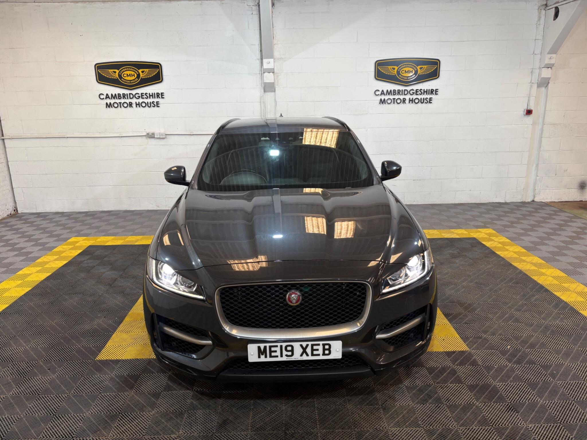 Jaguar F-Pace view 2