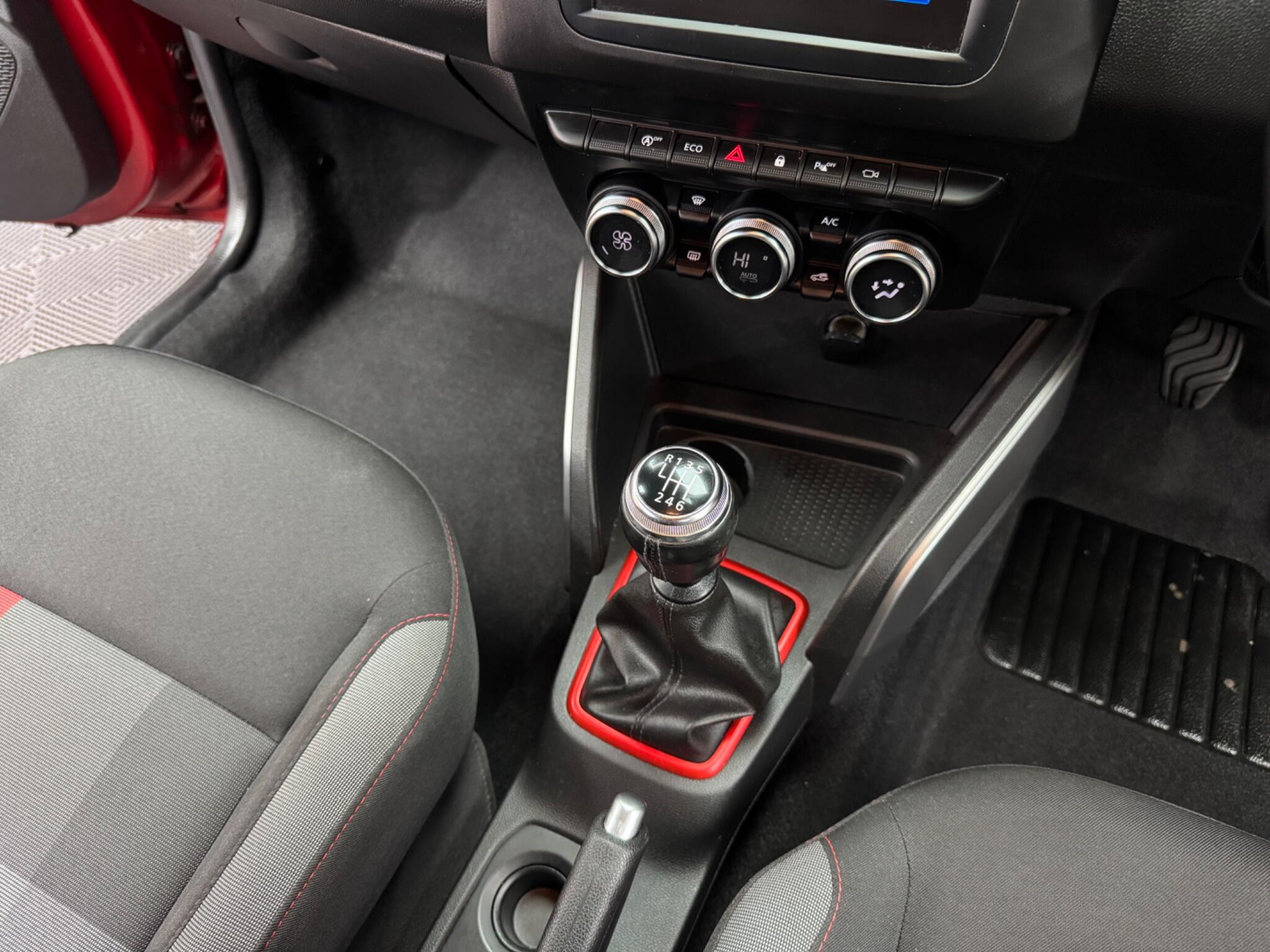 Dacia Duster view 9