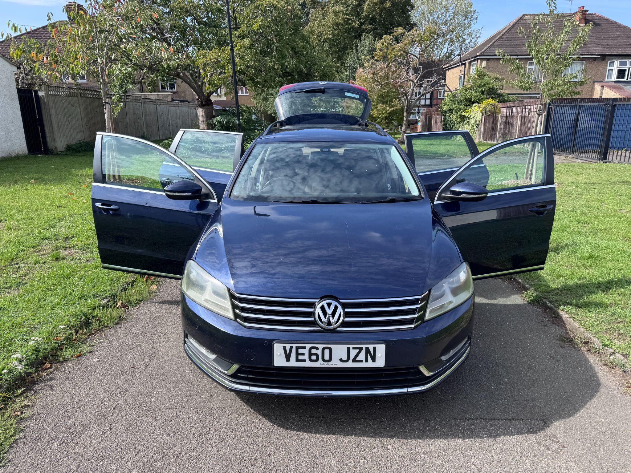 2011 Volkswagen Passat image 25