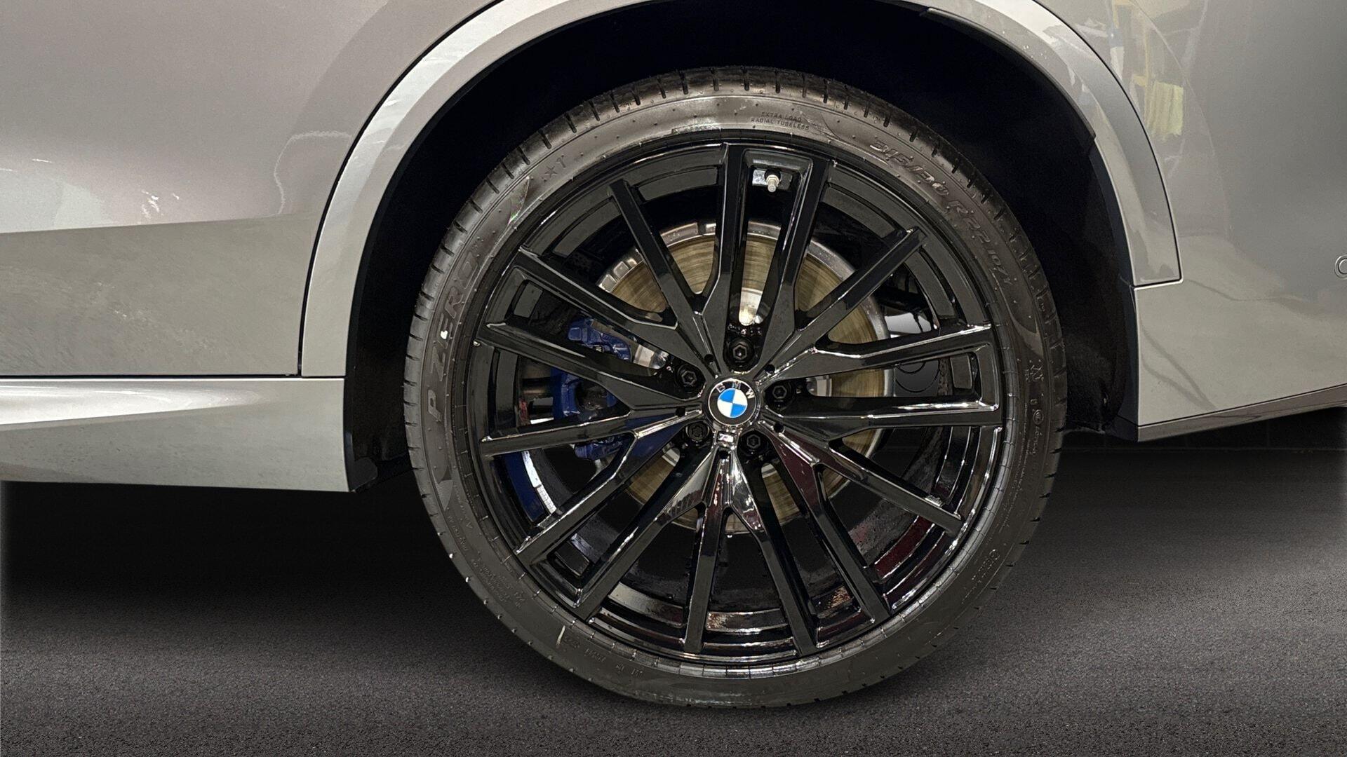 BMW X5 view 14