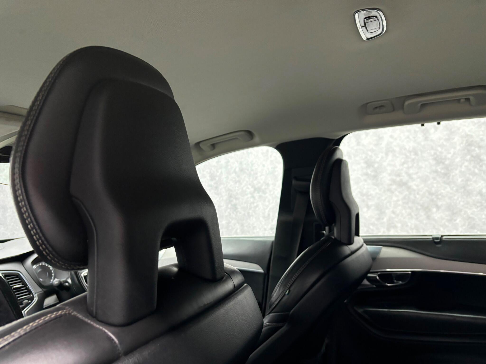 Volvo XC90 view 17