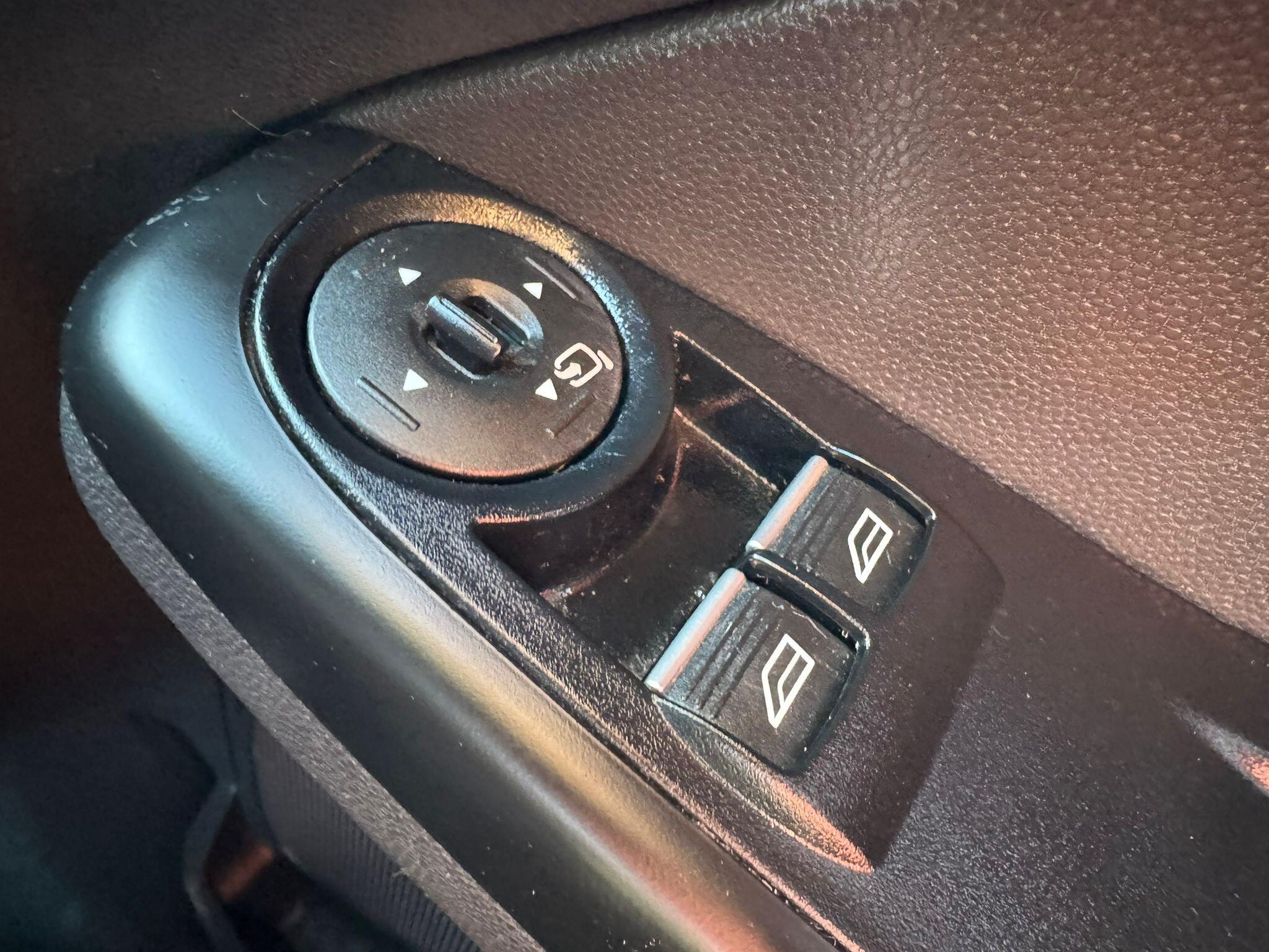 Ford Fiesta view 48