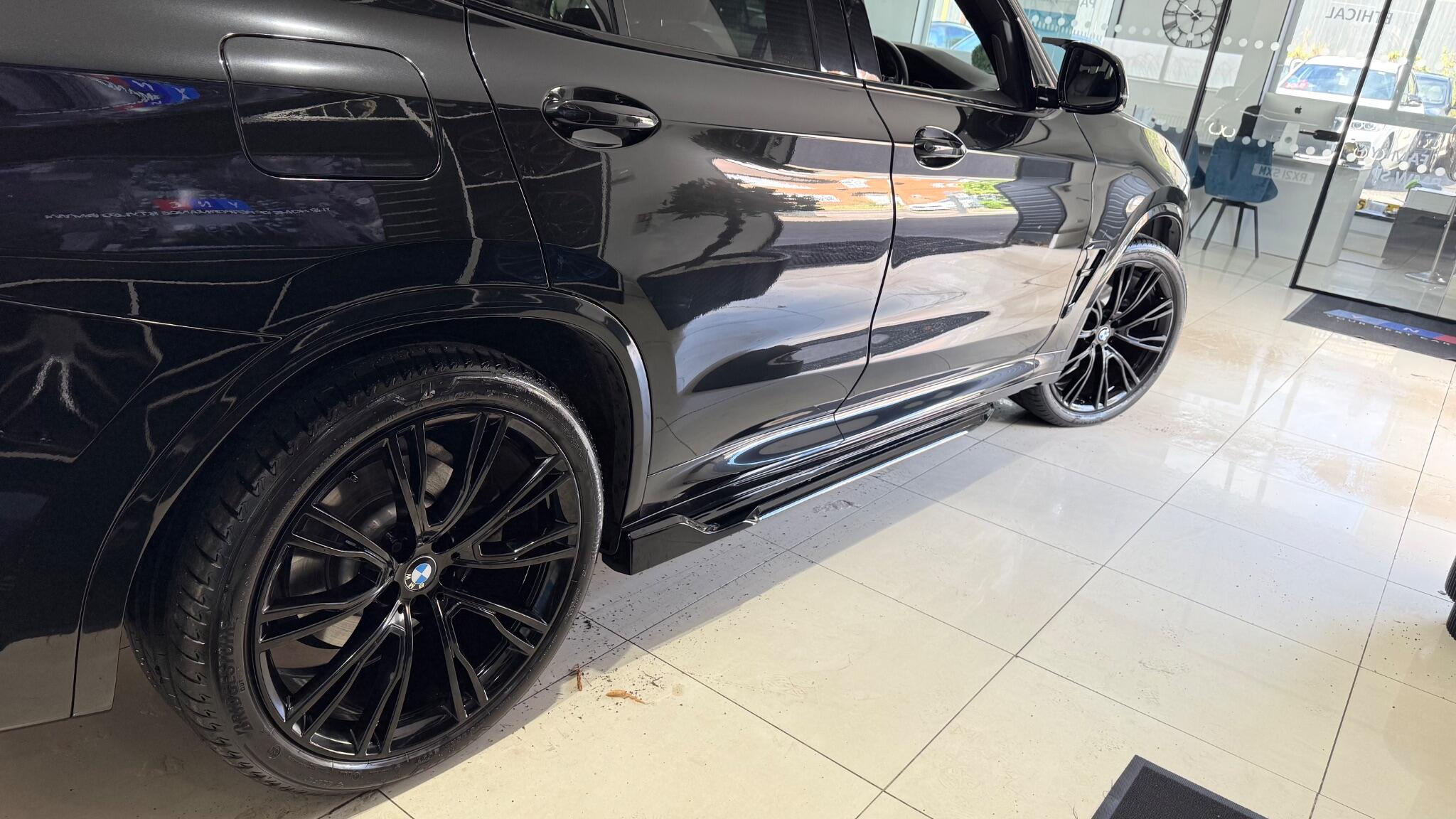 BMW X3 view 24