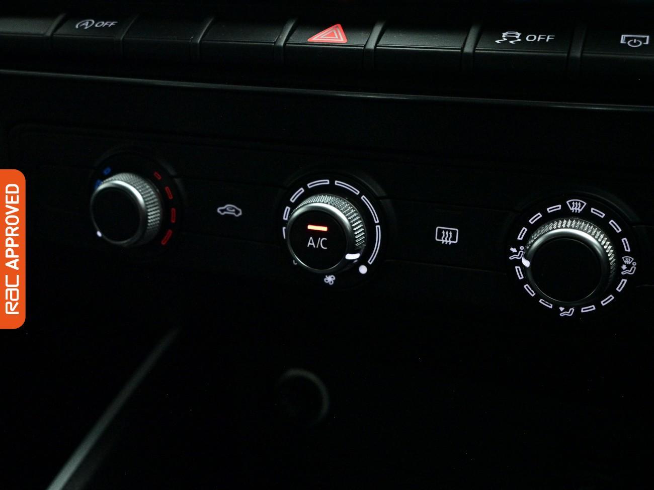 Audi Q2 view 19
