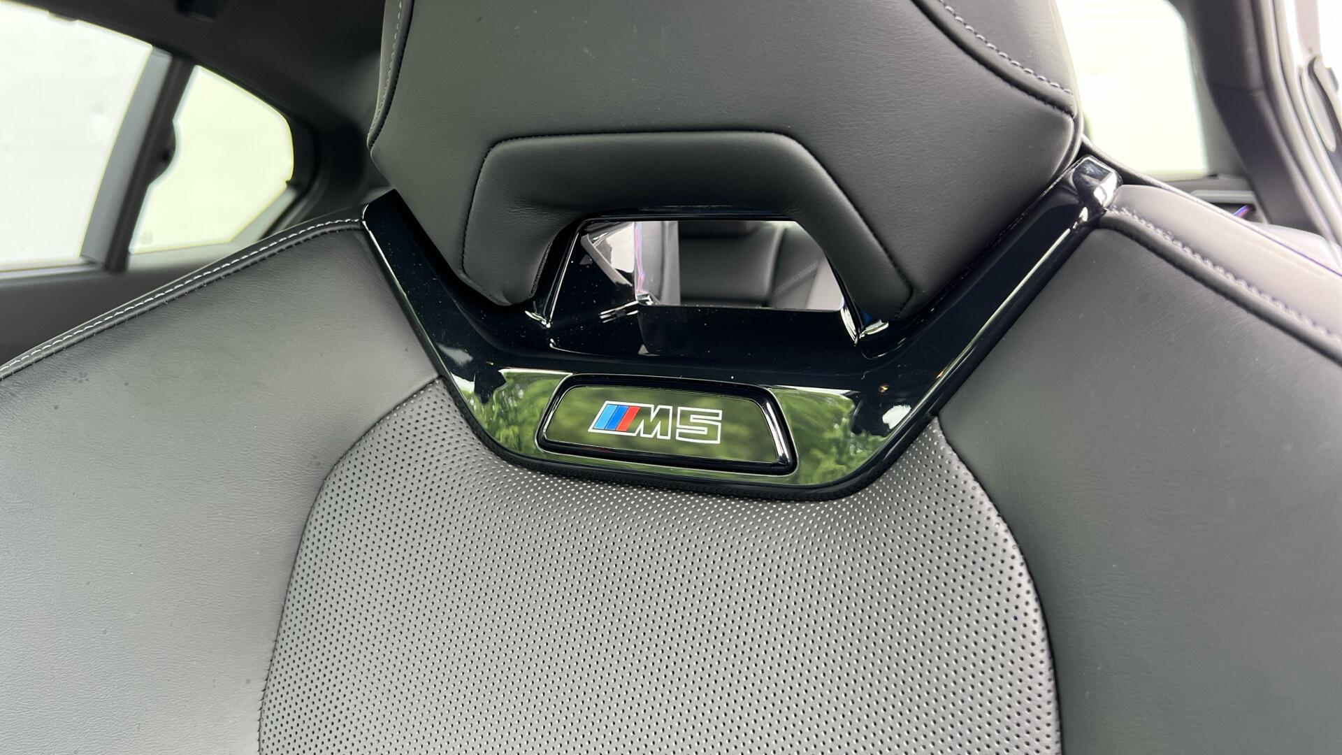 BMW M5 view 29