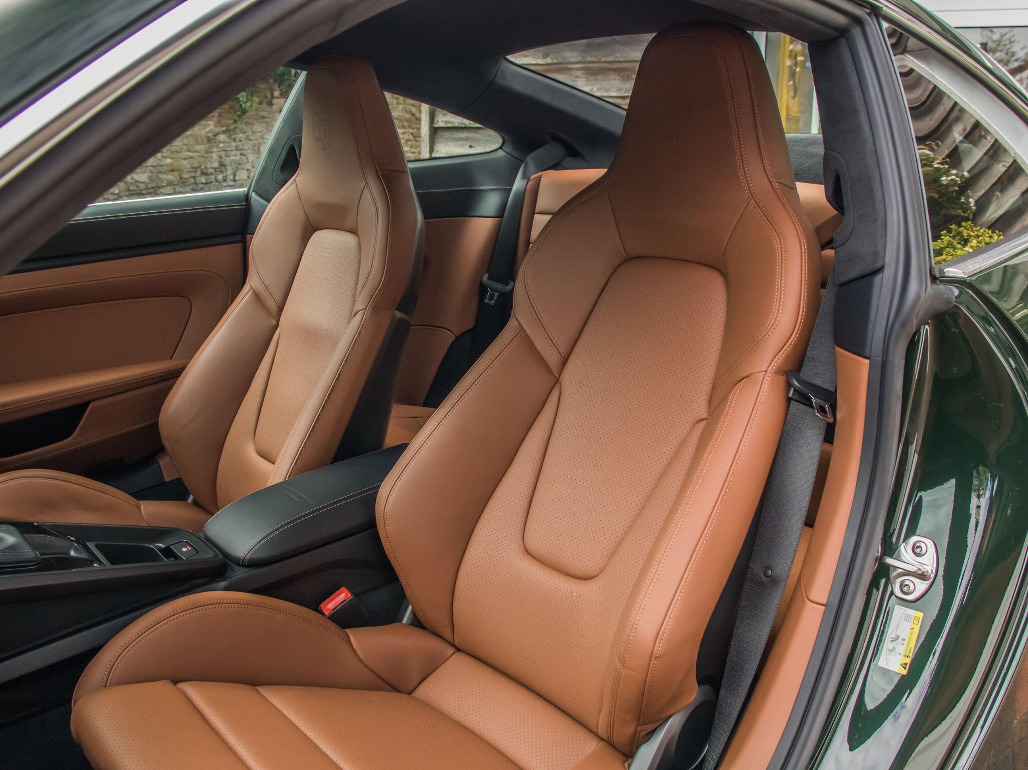 Porsche 911 view 21