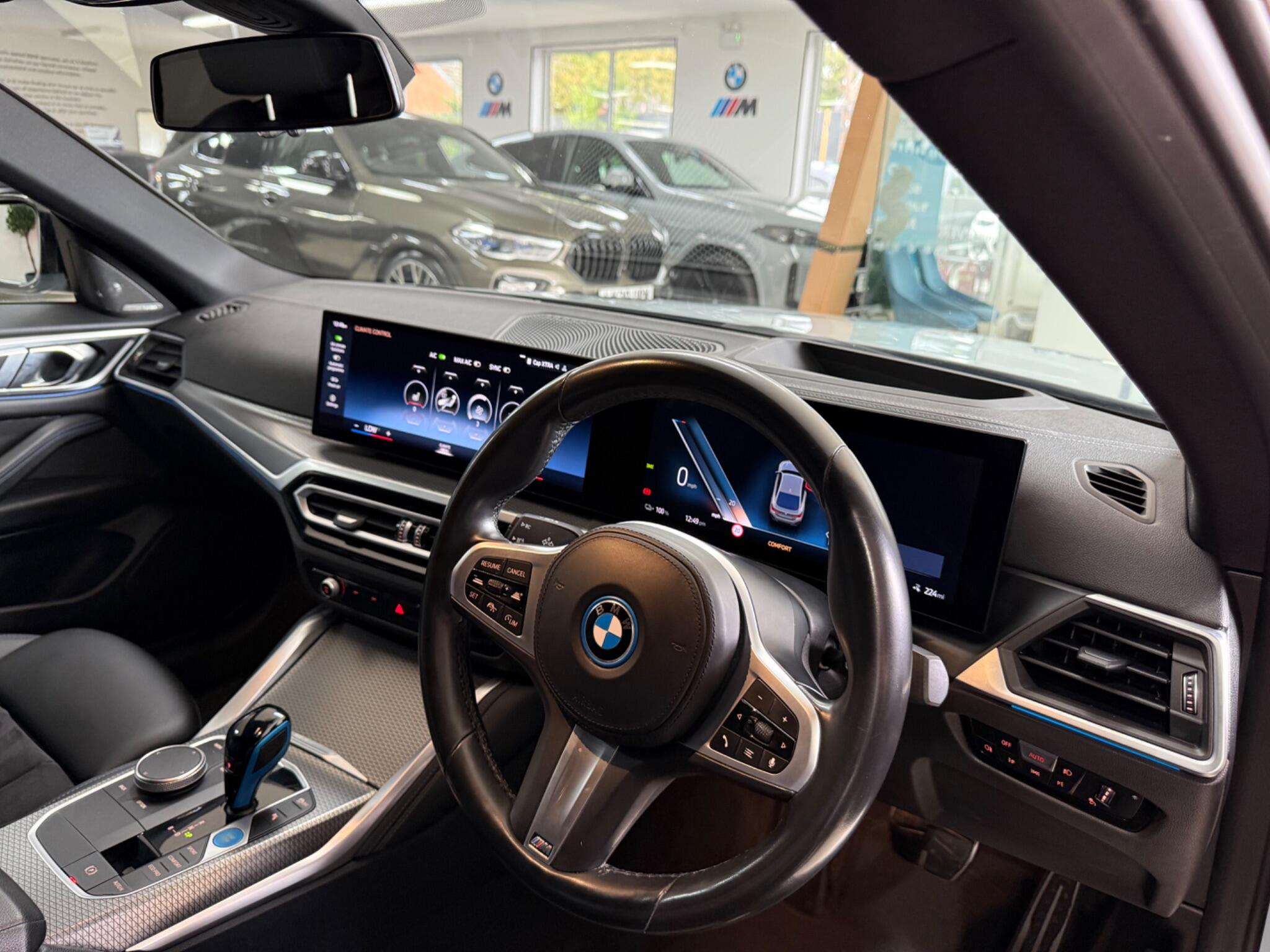 BMW I4 view 34