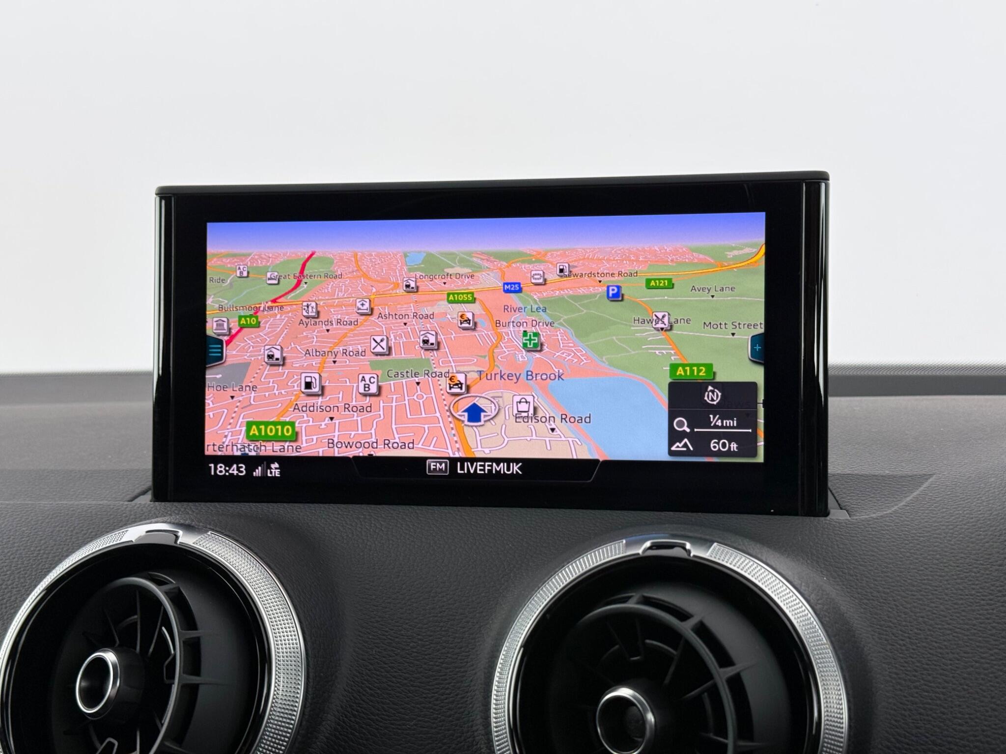 Audi Q2 view 29
