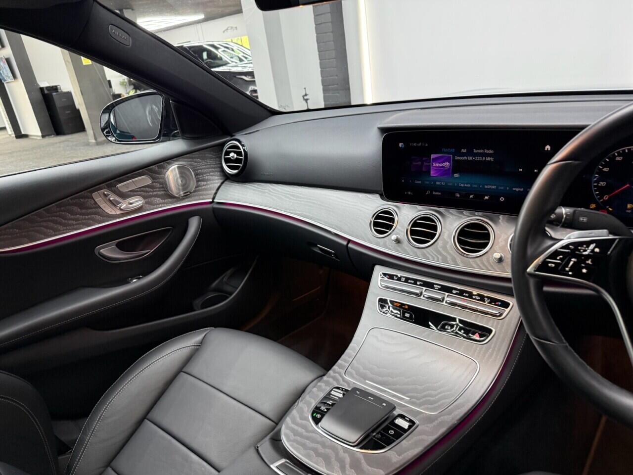 Mercedes-Benz E-Class view 39