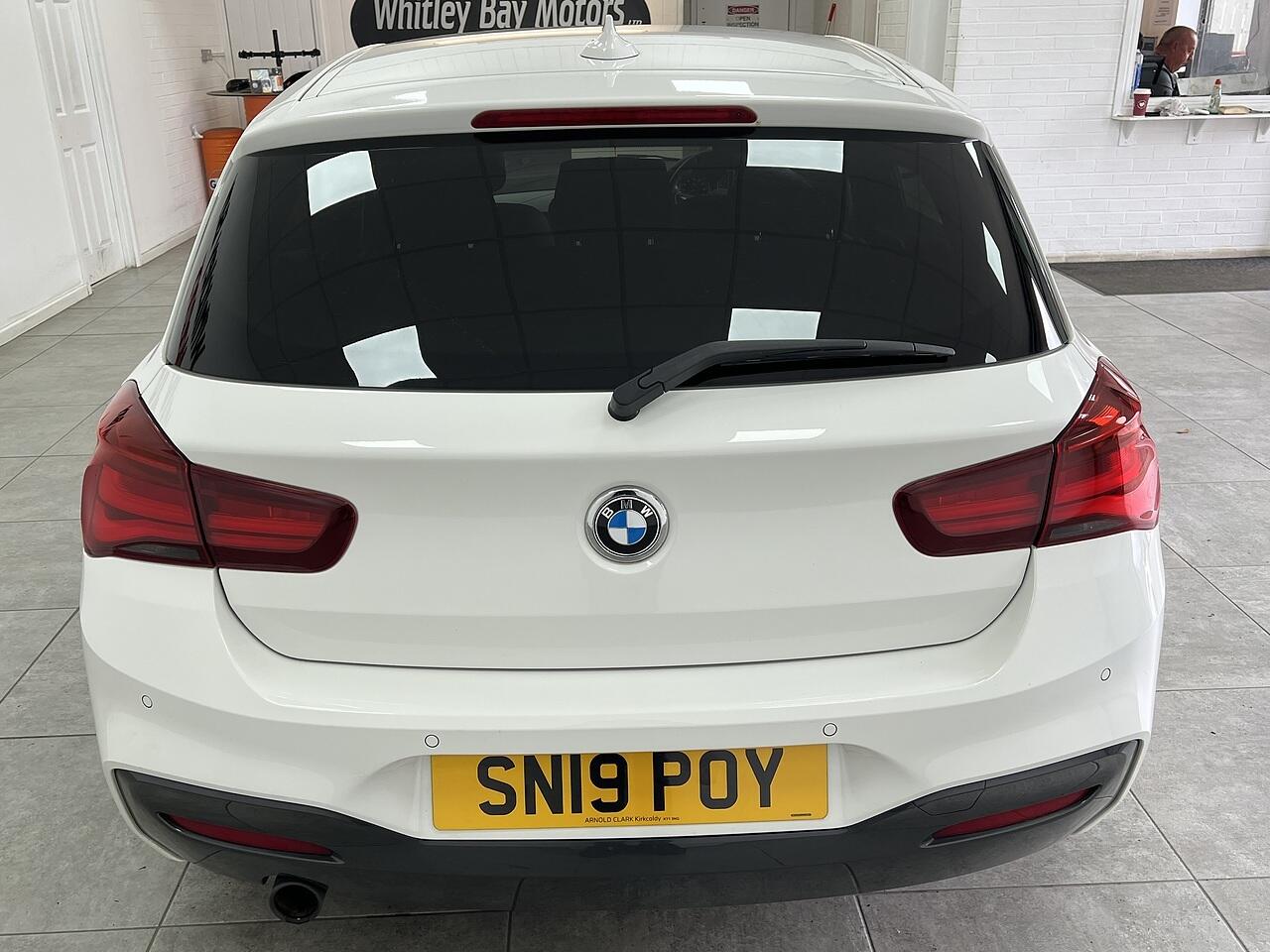 BMW 1 Series view 4