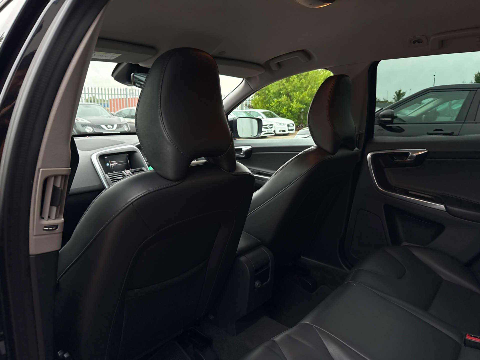 Volvo XC60 view 27