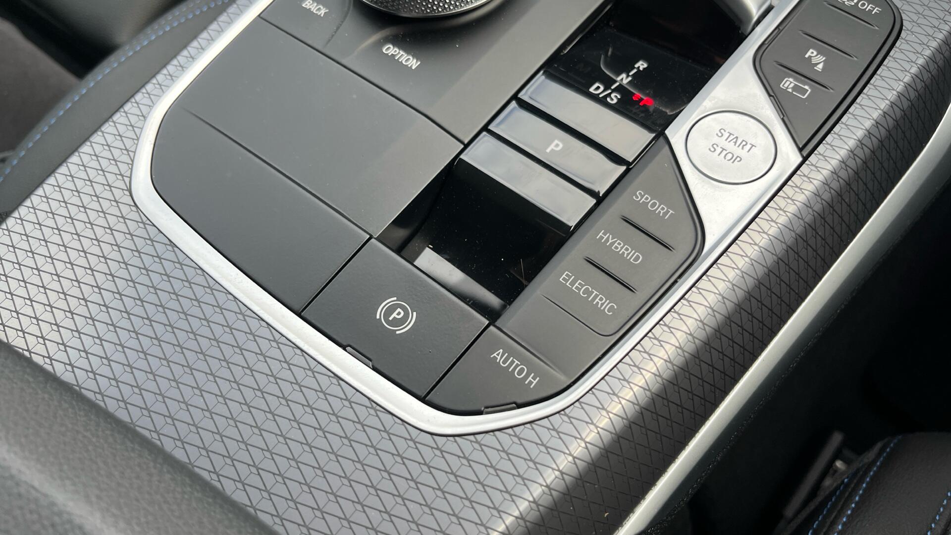 BMW 3 Series view 54
