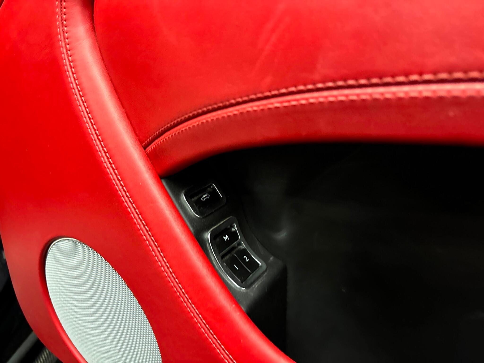 Bentley Bentayga view 32