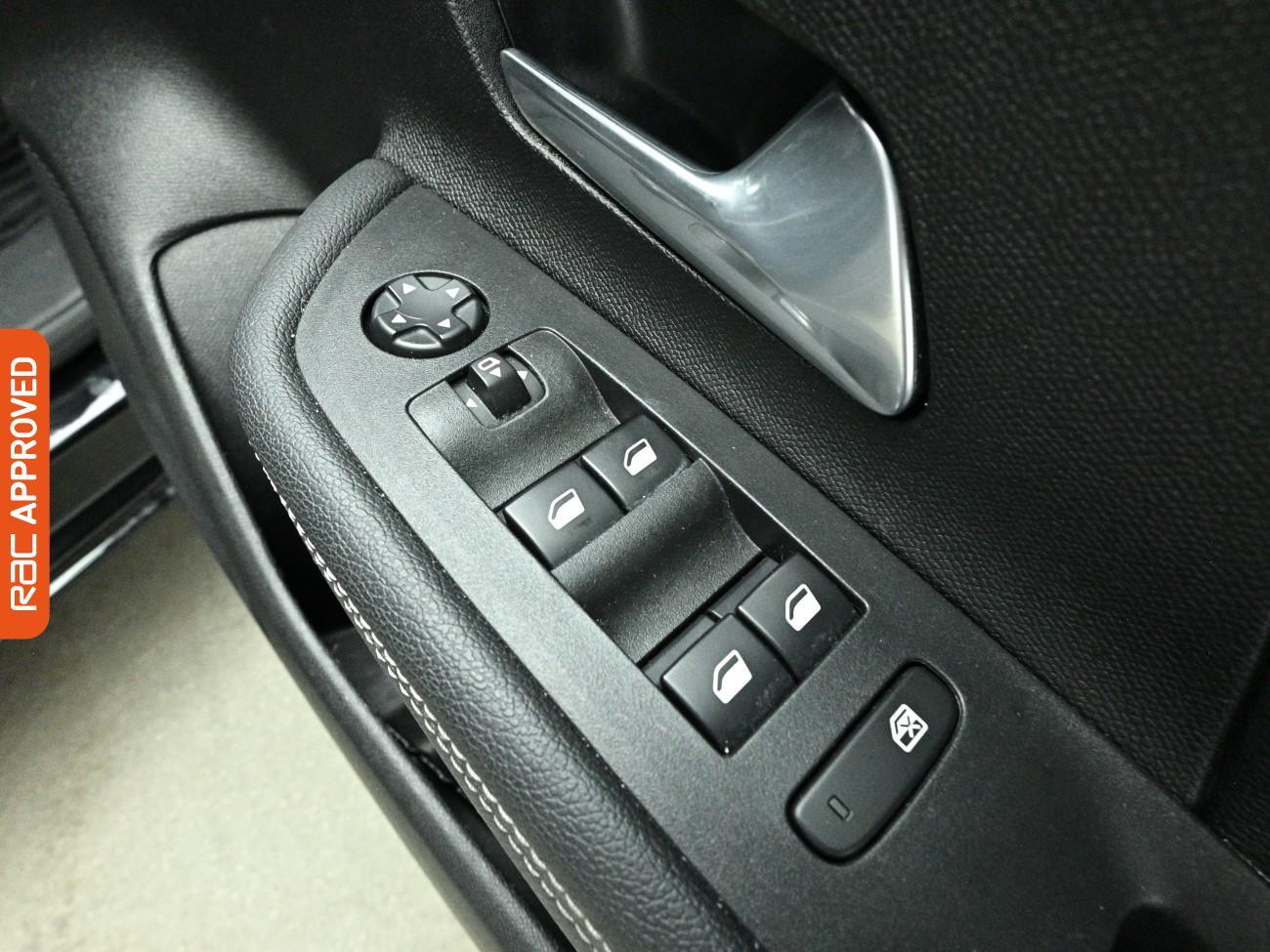 Vauxhall Mokka view 25