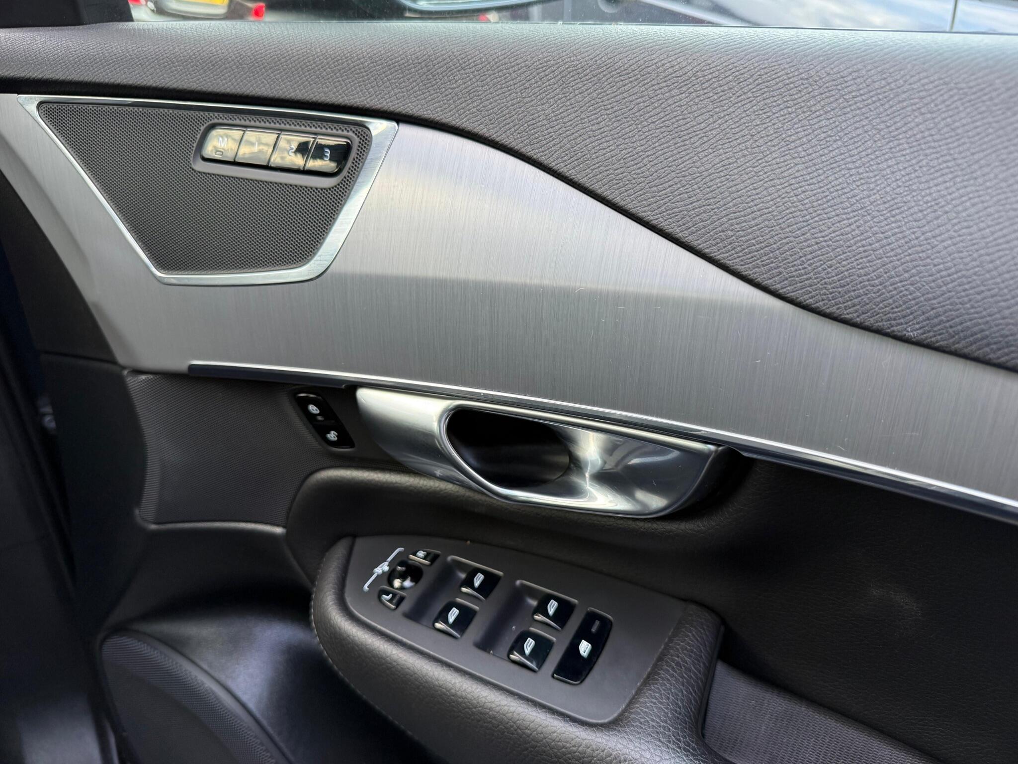Volvo XC90 view 20