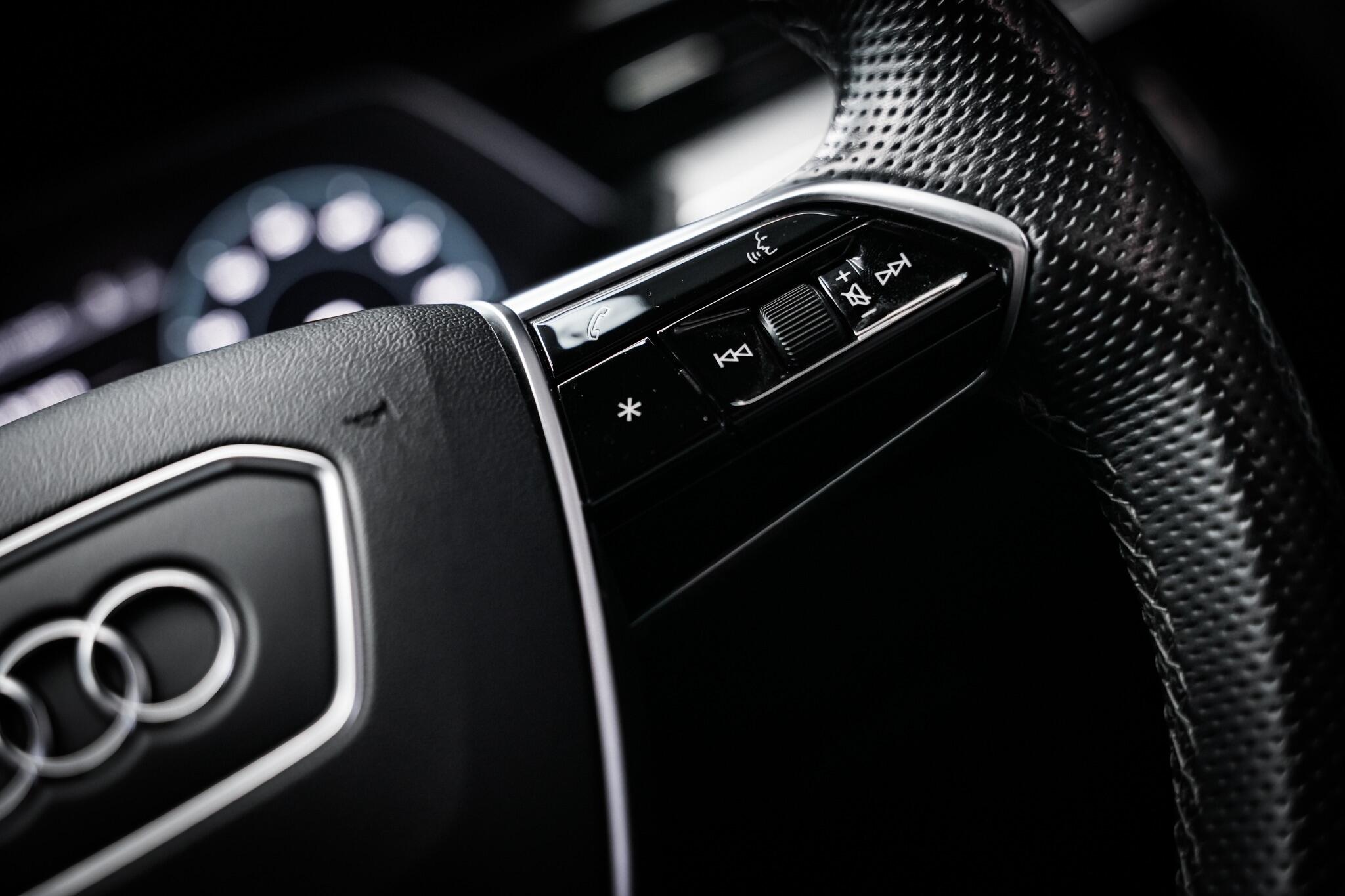 Audi E-Tron view 47