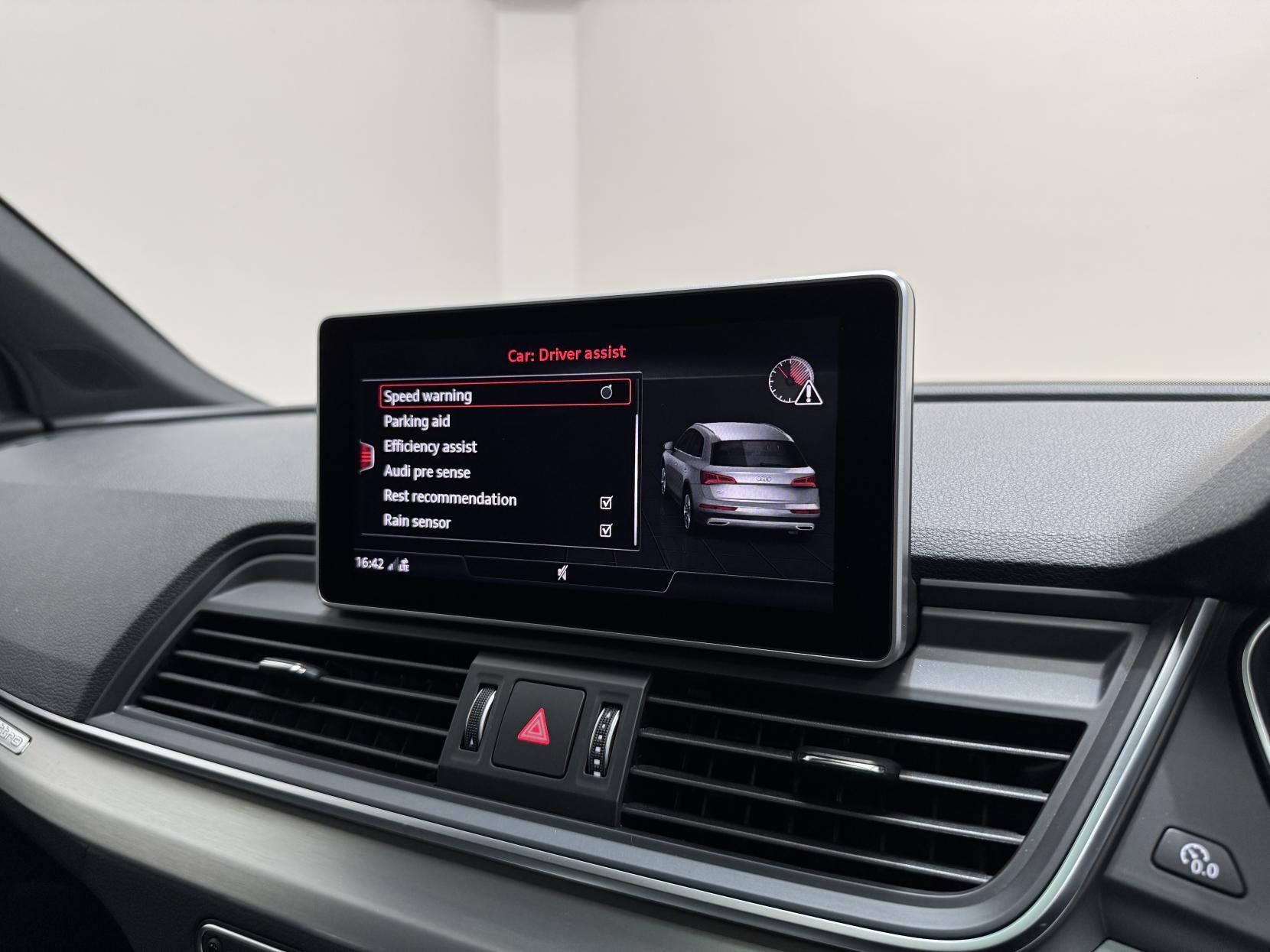 Audi Q5 view 32