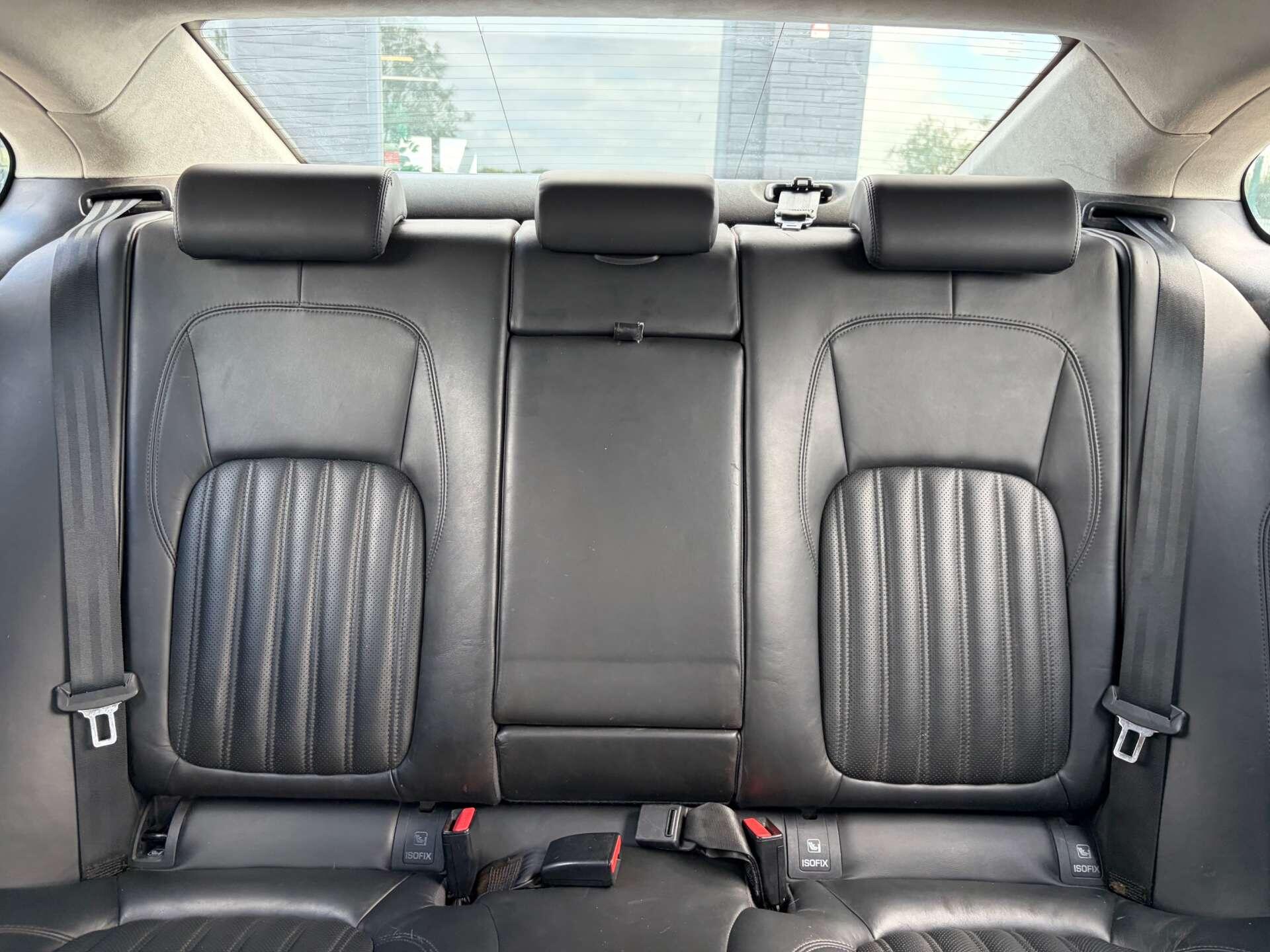 Jaguar XF view 31