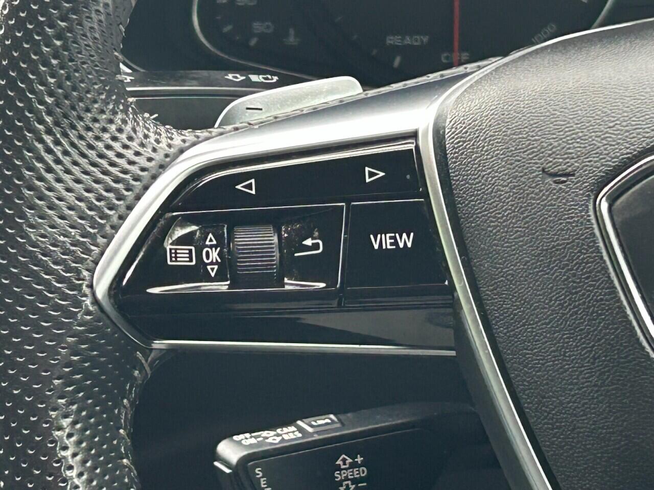 Audi A6 view 26