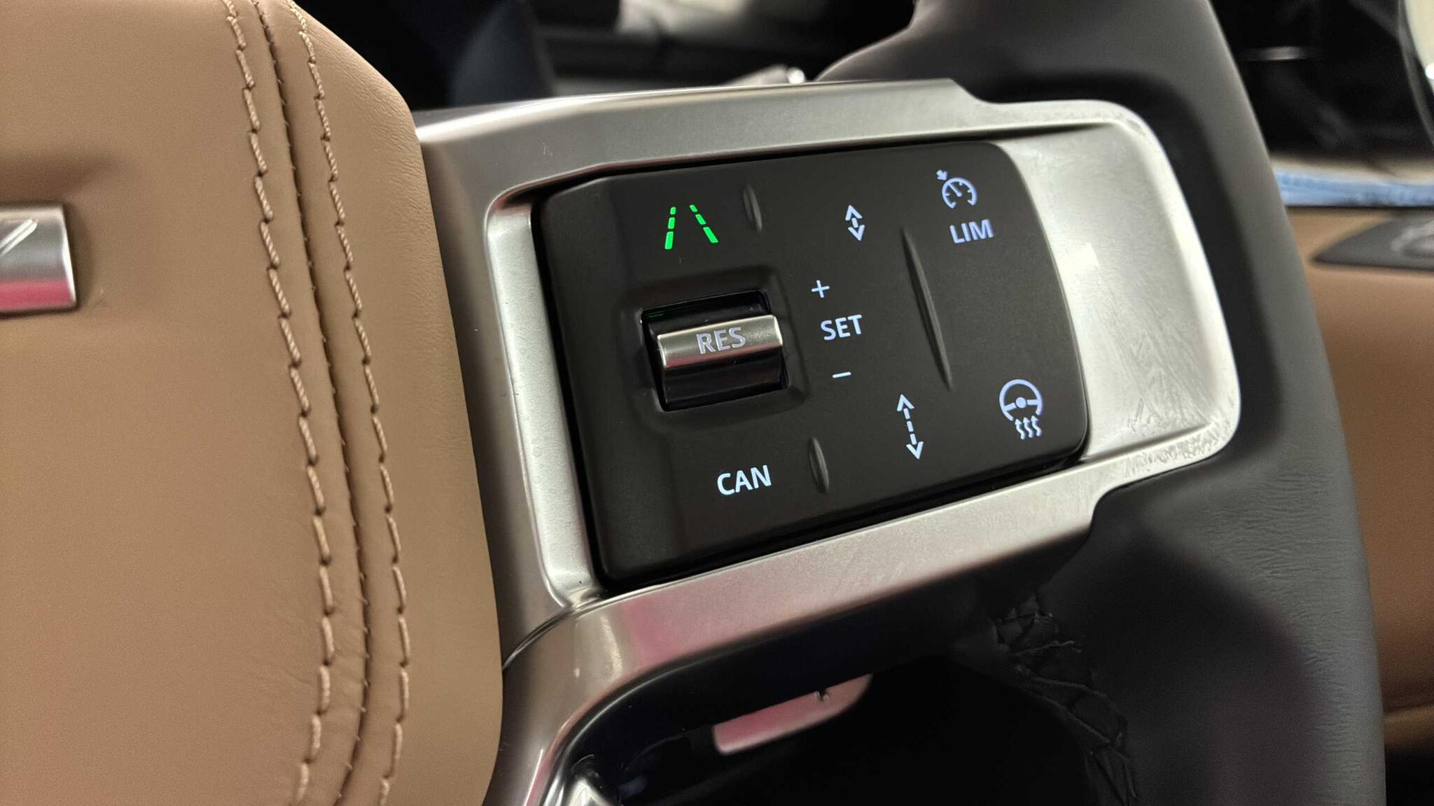Land Rover Discovery view 28
