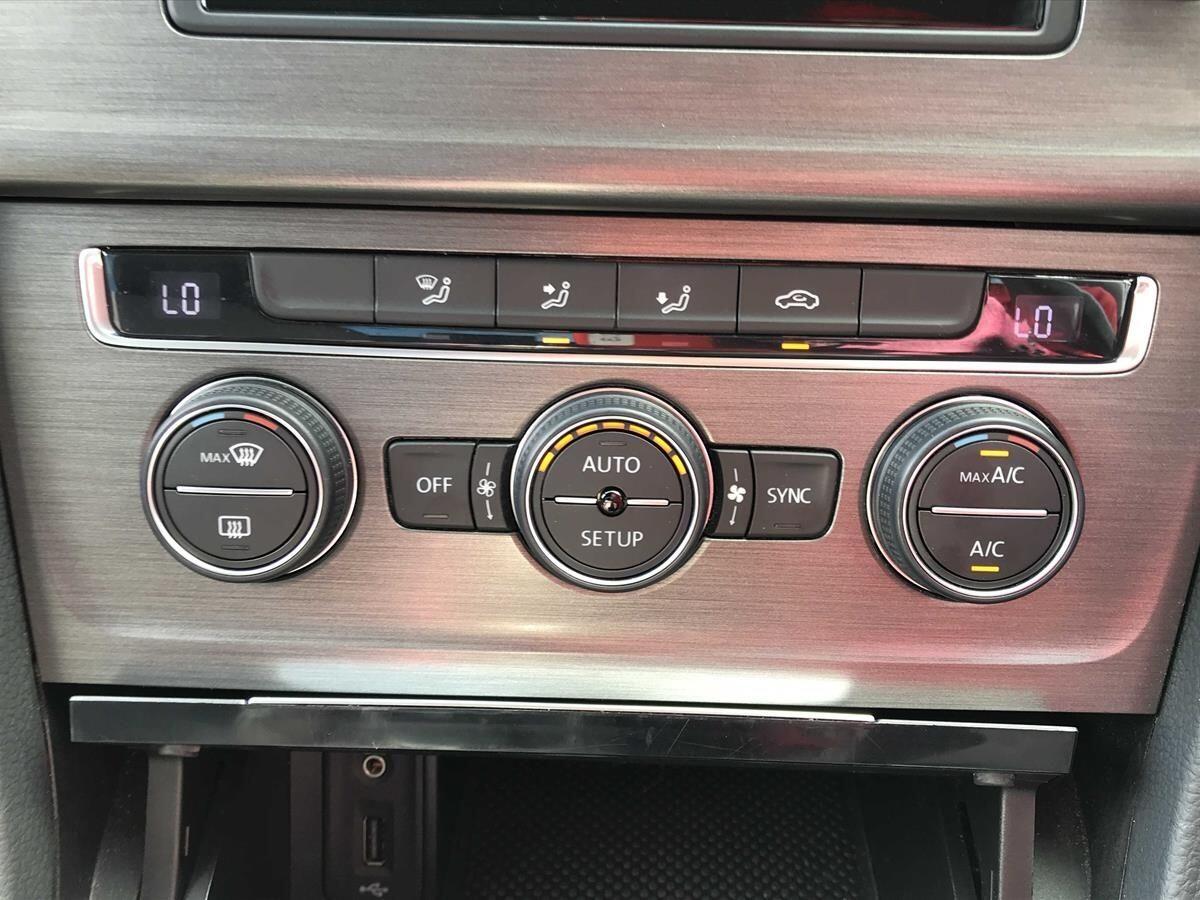 Volkswagen Golf view 21