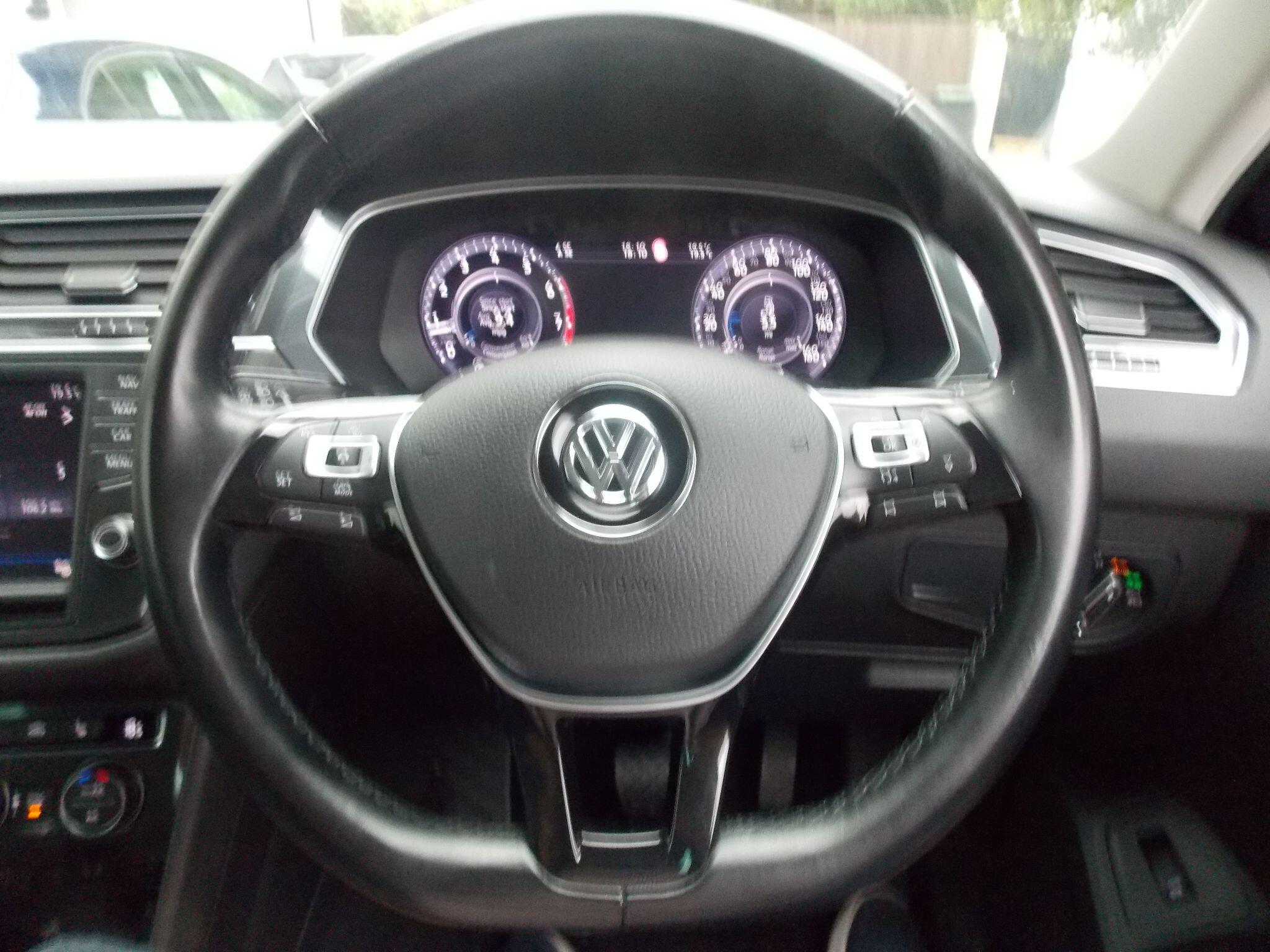 Volkswagen Tiguan view 49