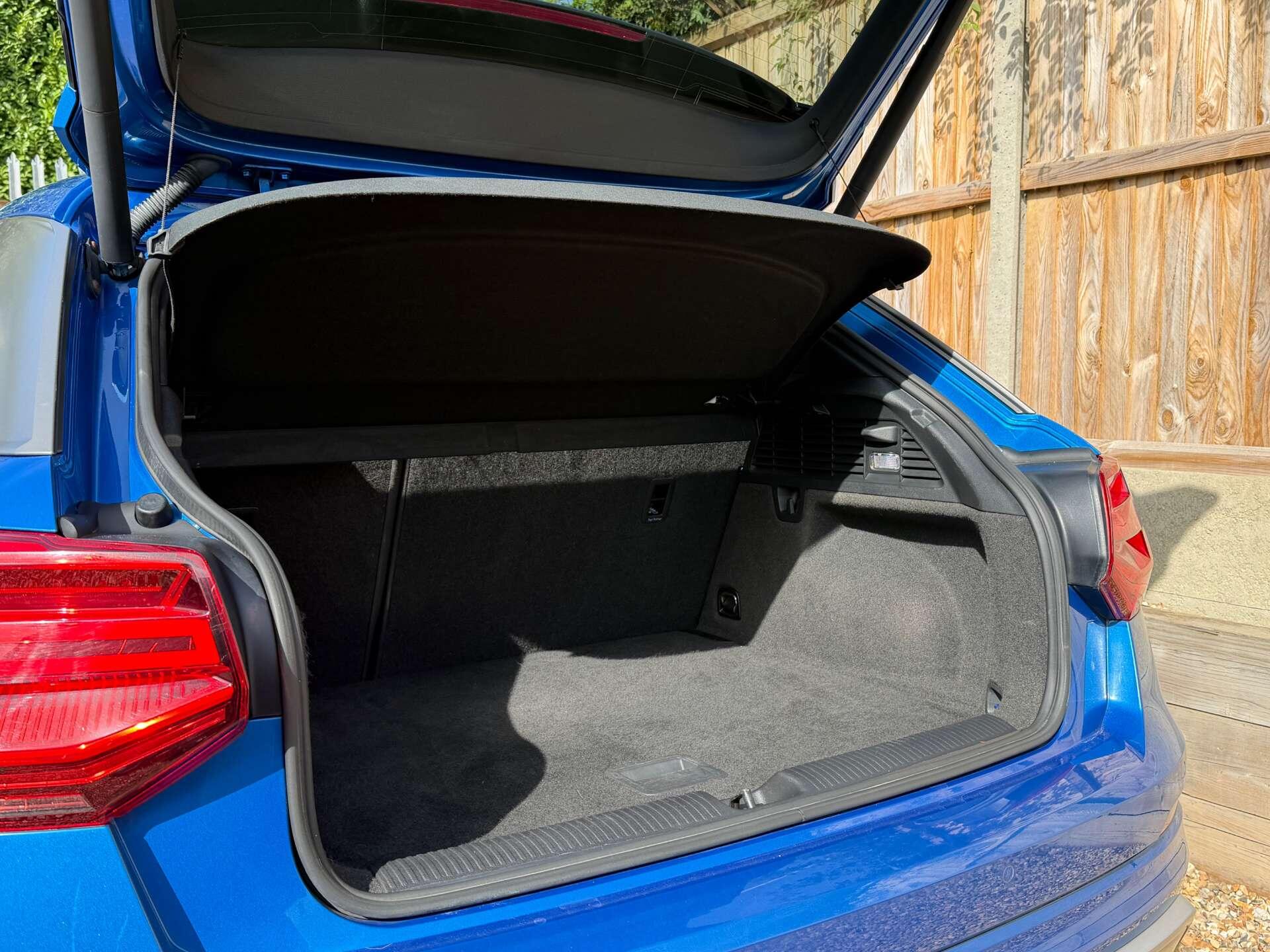Audi Q2 view 17