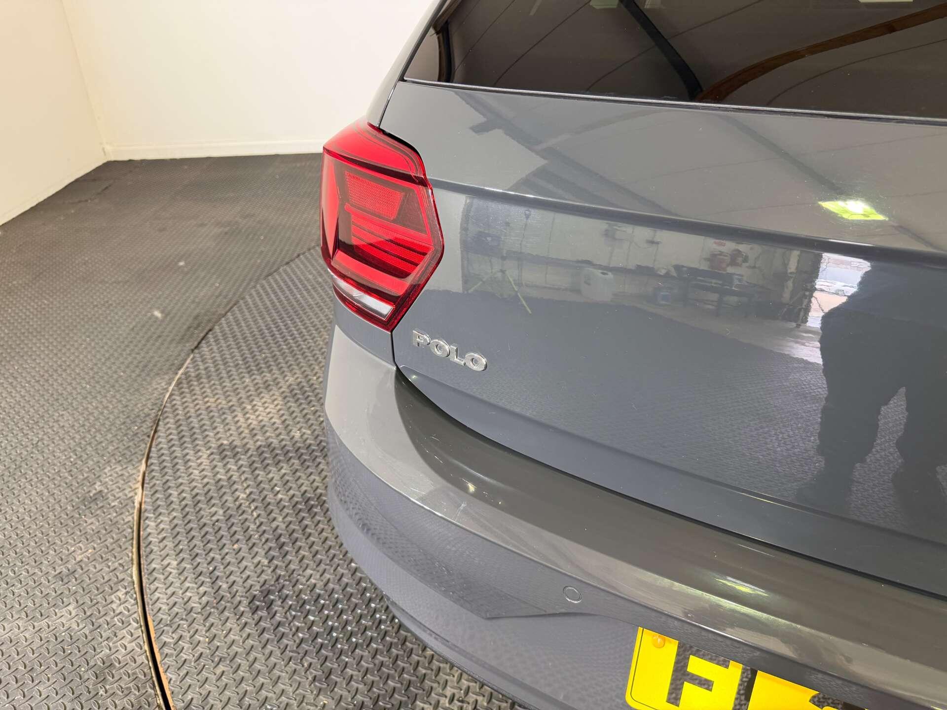 Volkswagen Polo view 9