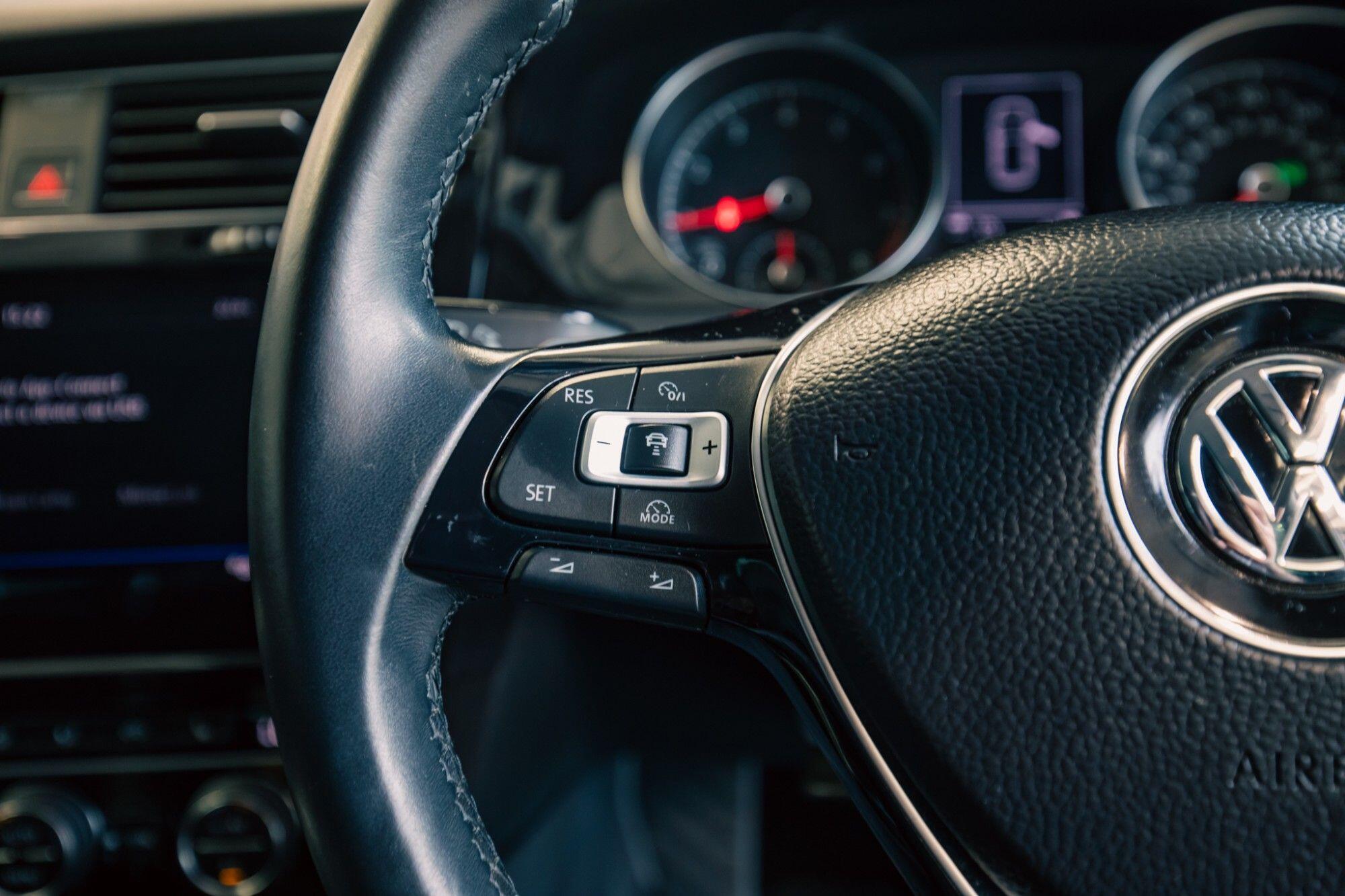 Volkswagen Golf view 10