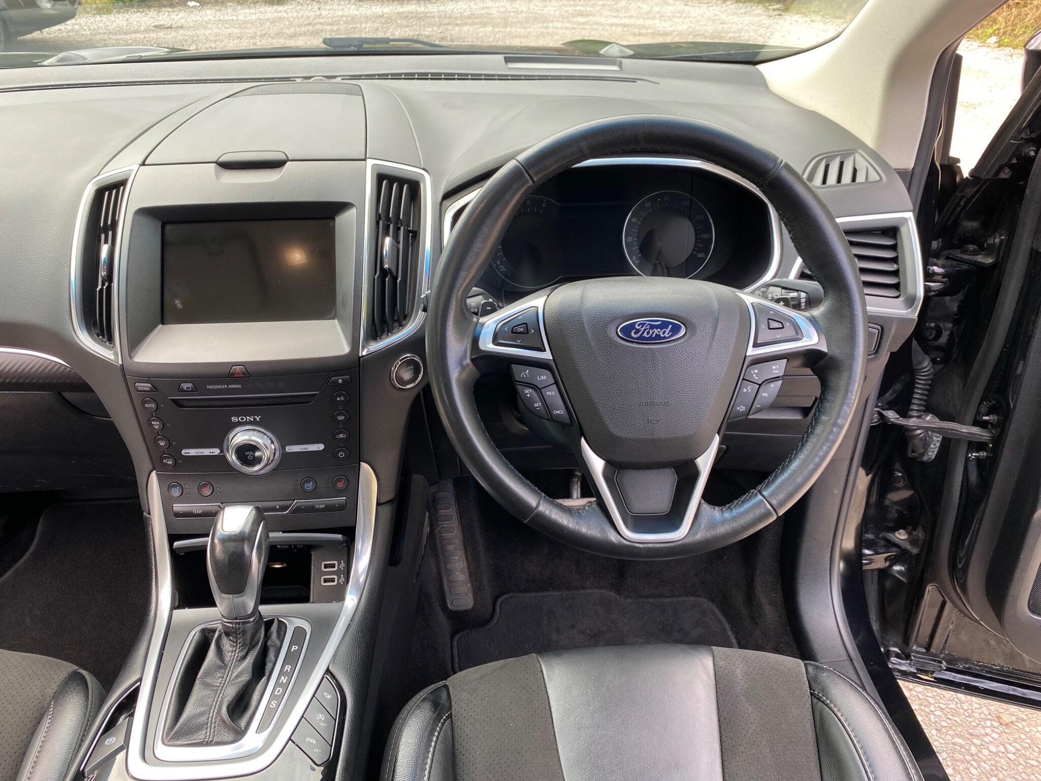 Ford Edge view 37