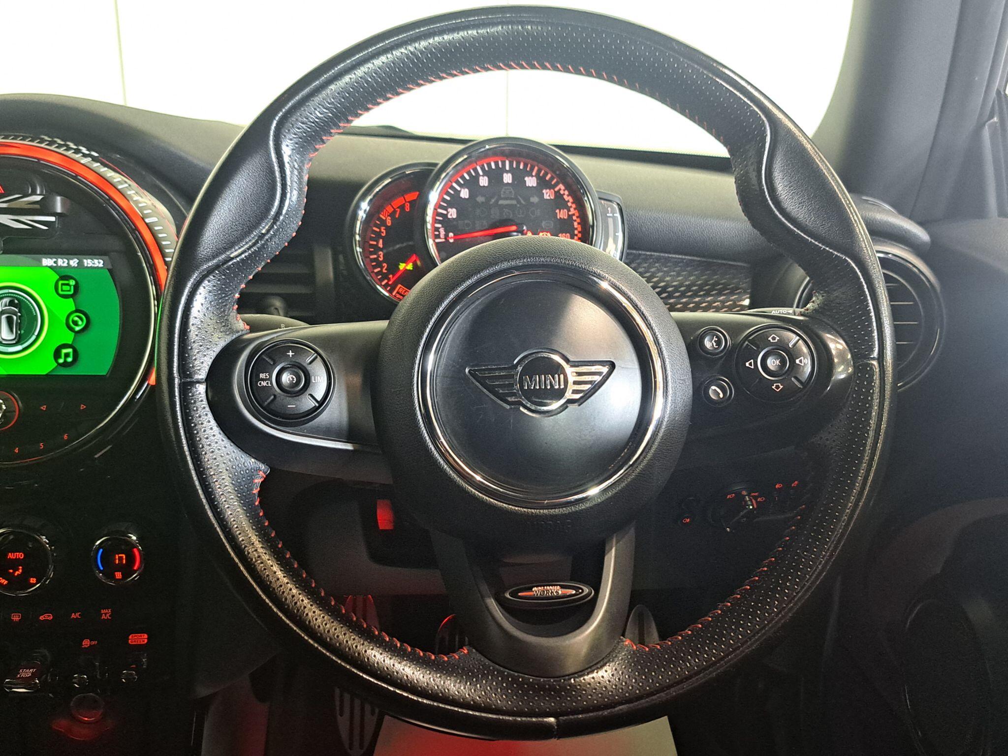 Mini Cooper view 15
