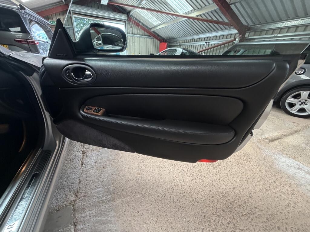 Jaguar XK8 view 14