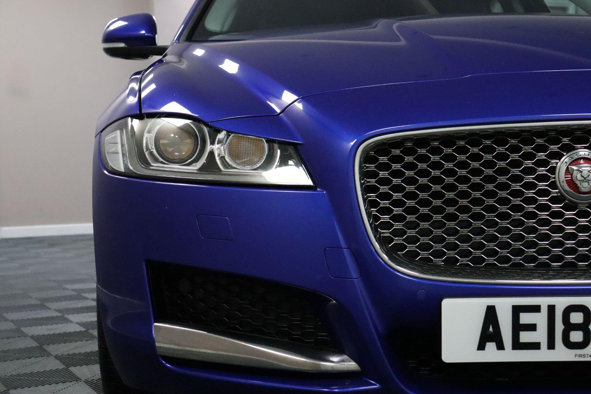 Jaguar XF view 25
