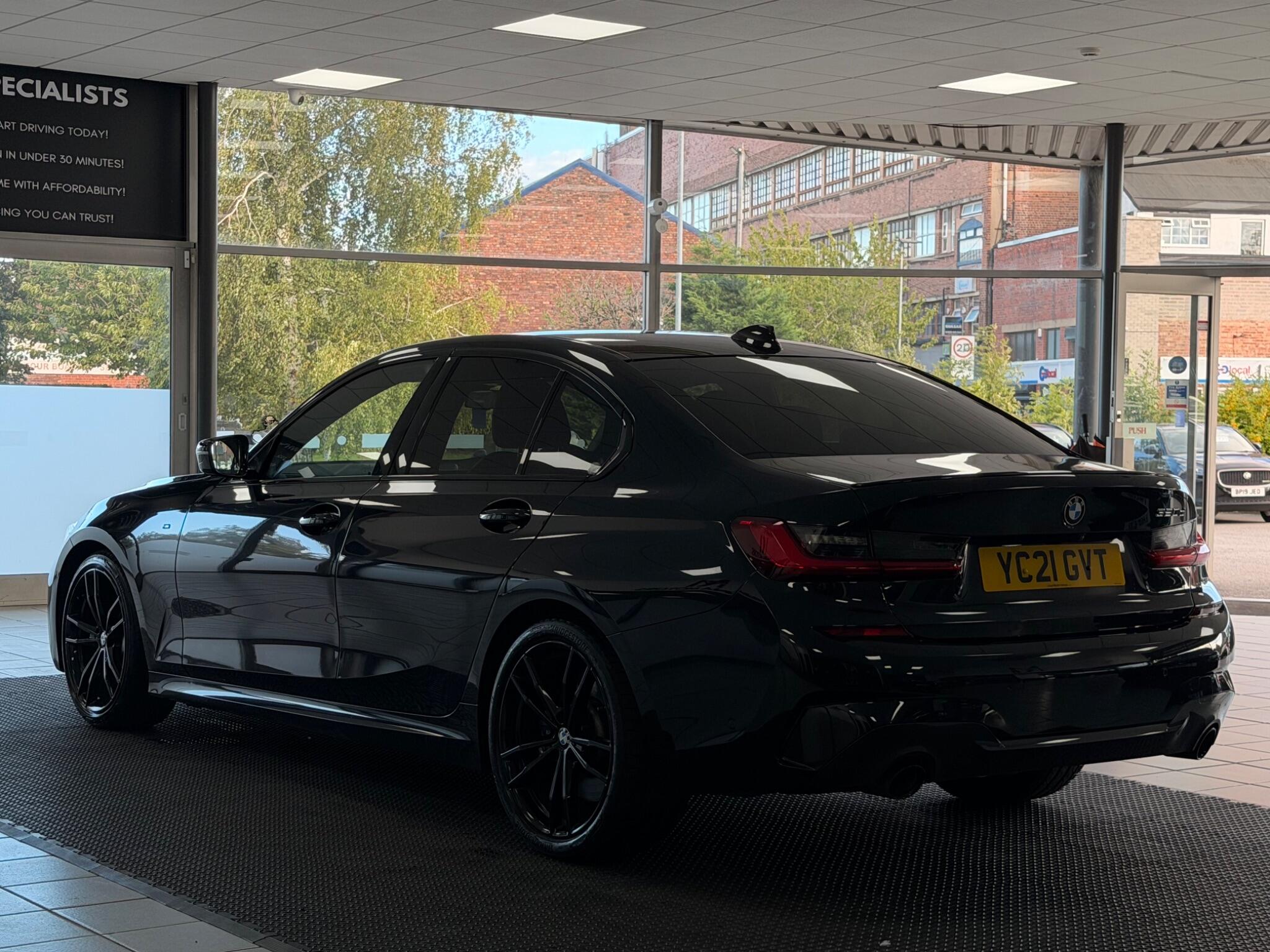 BMW 3 Series view 7