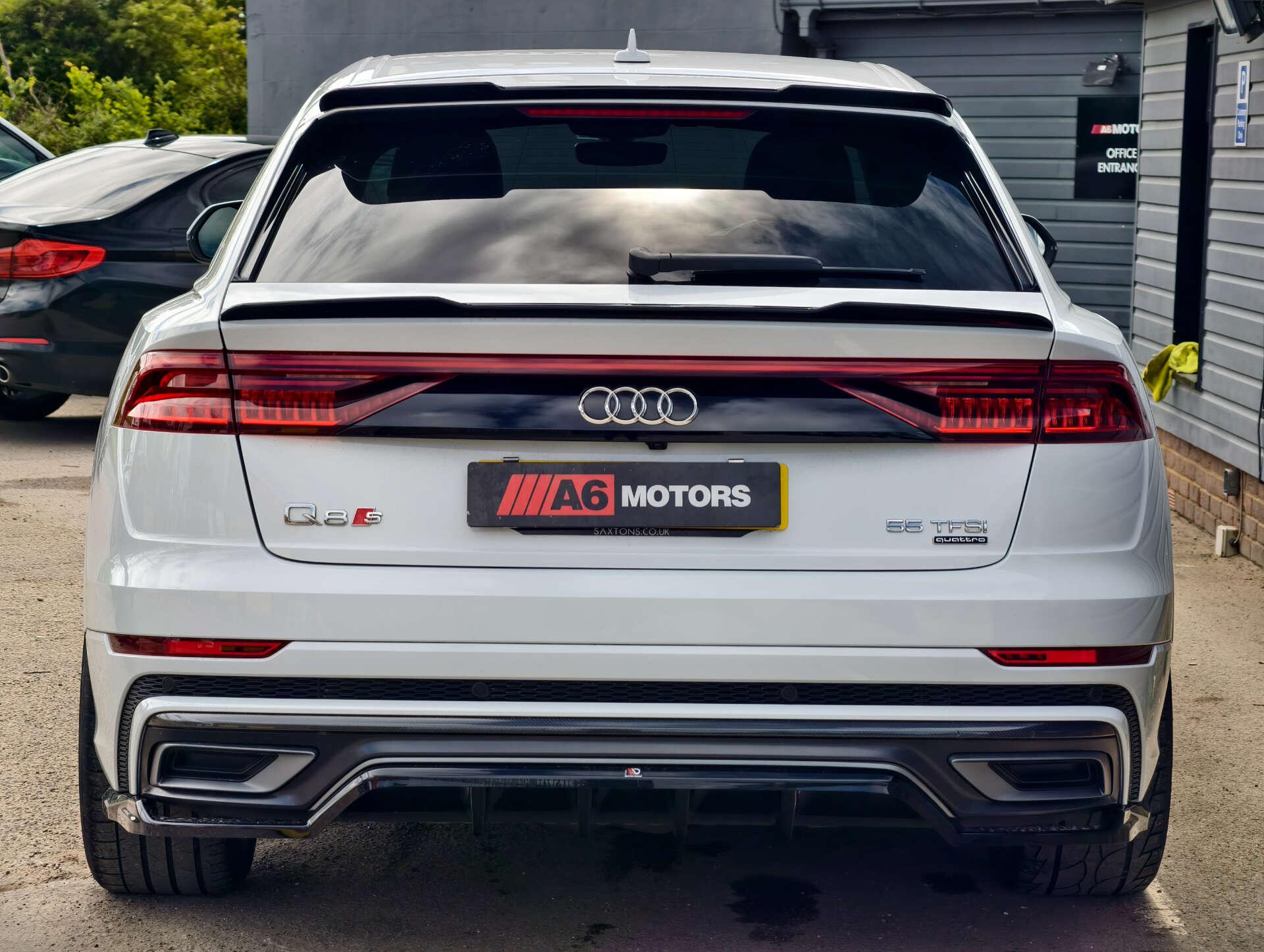 Audi Q8 view 18