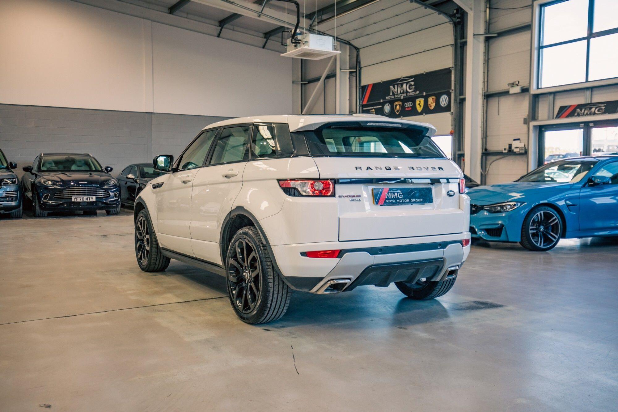 Land Rover Range Rover Evoque view 26