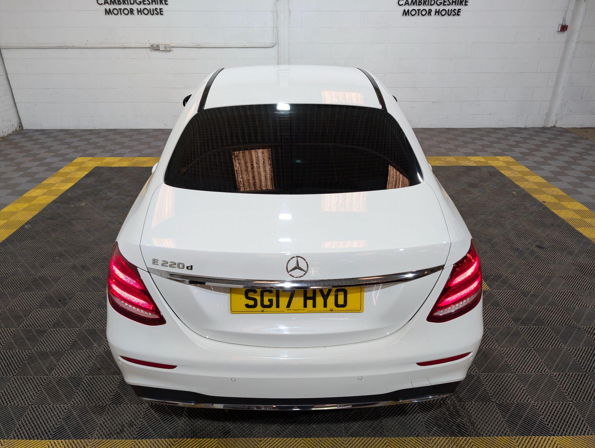 Mercedes-Benz E Class view 47
