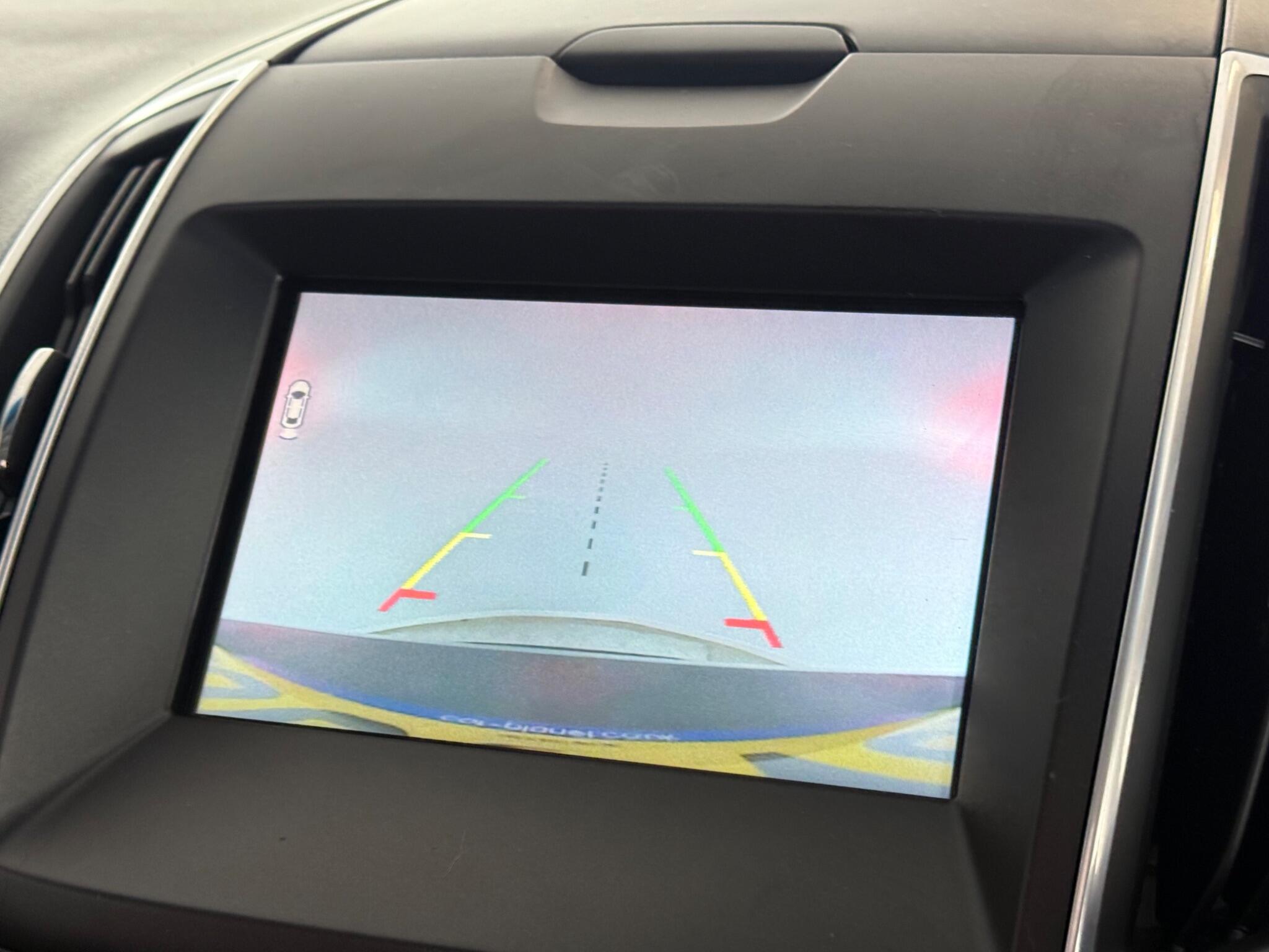 Ford Edge view 29