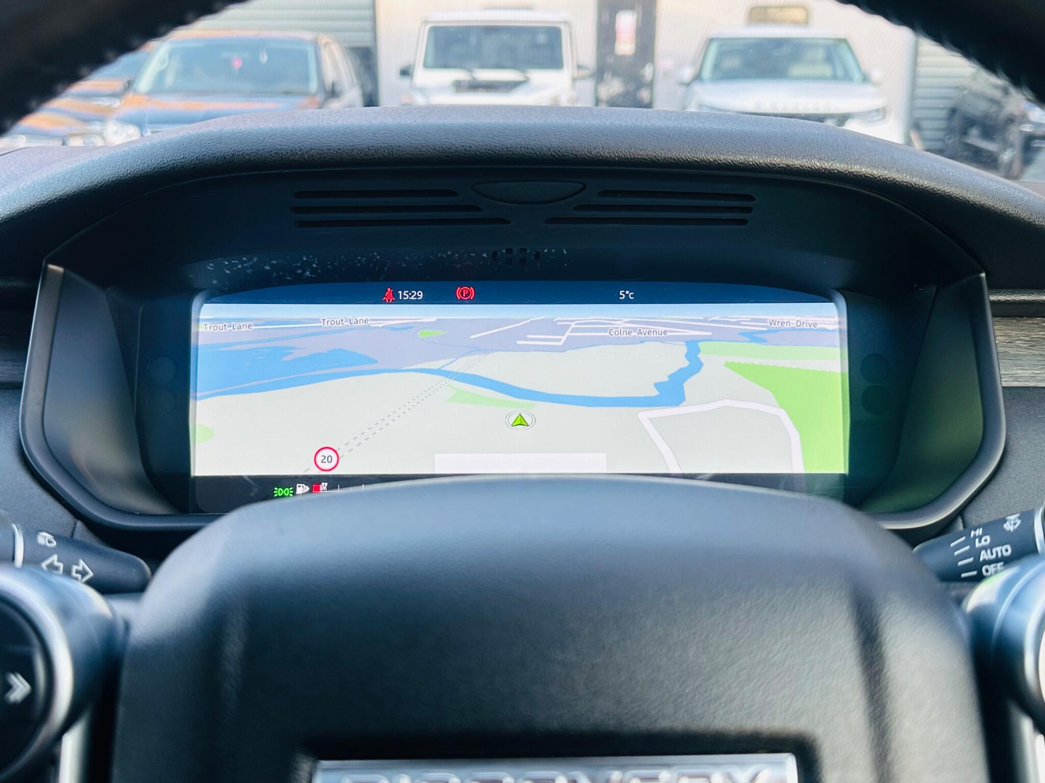 Land Rover Discovery view 33