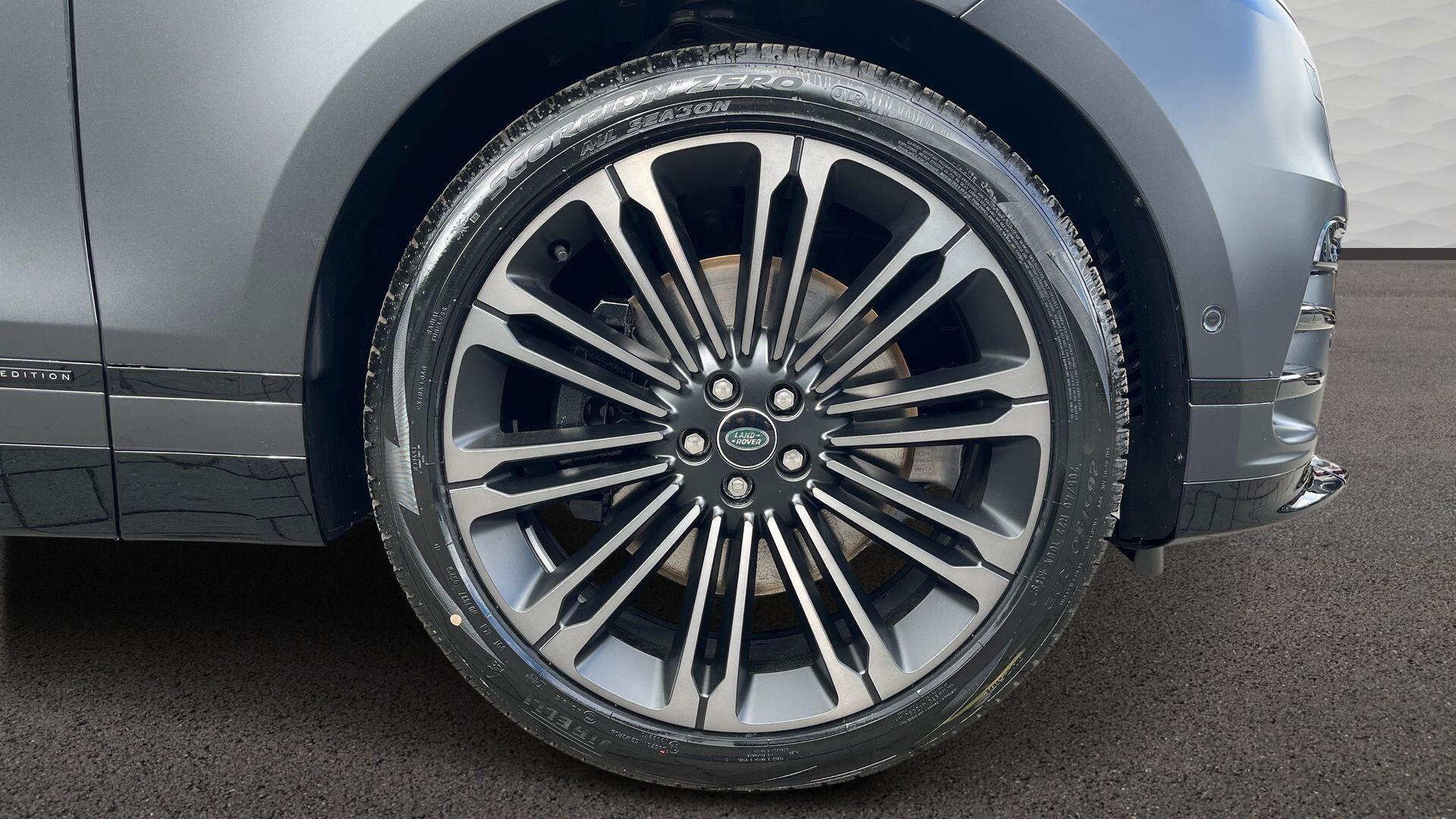 Land Rover Range Rover Velar view 6