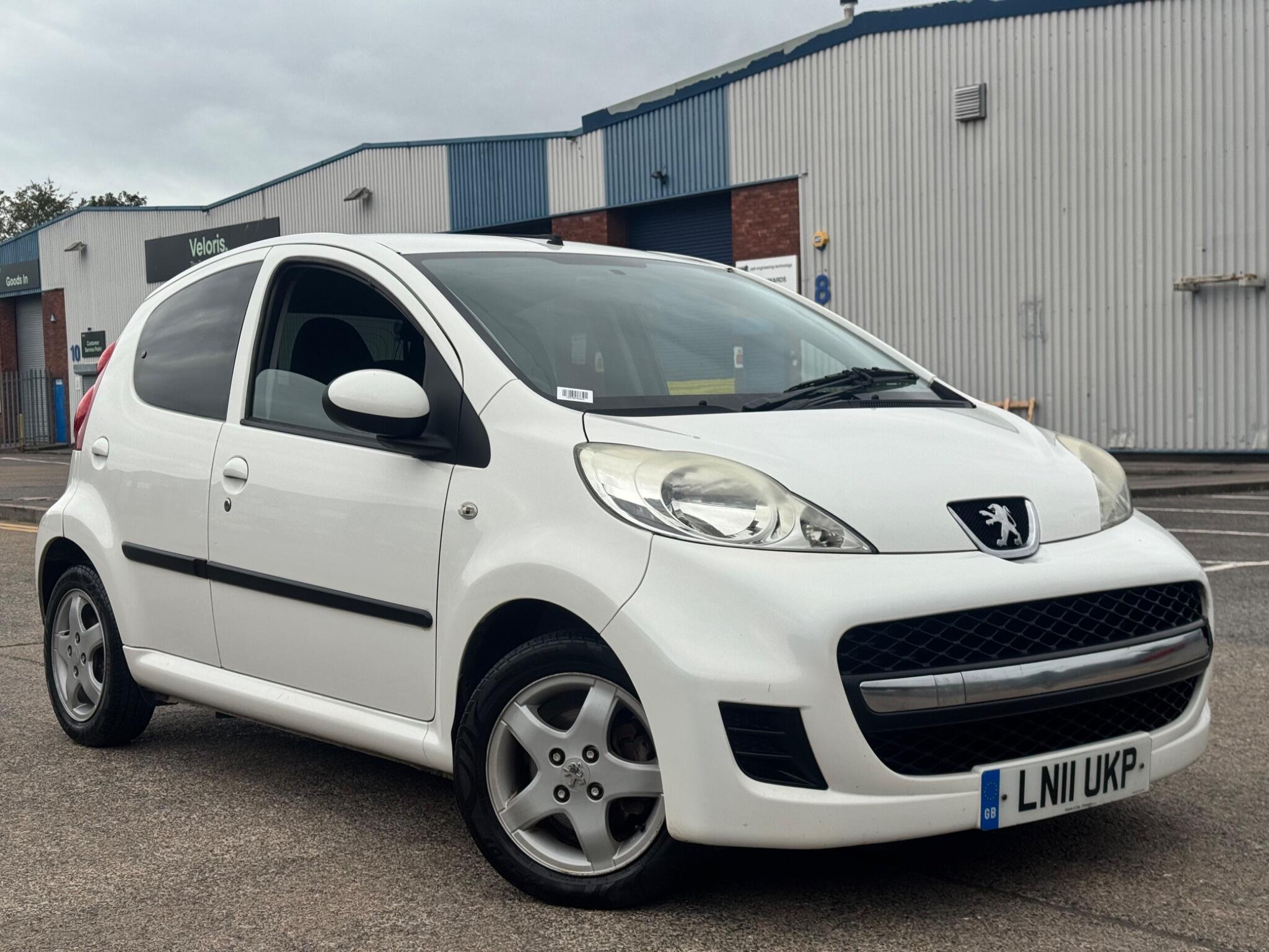 Peugeot 107 view 6