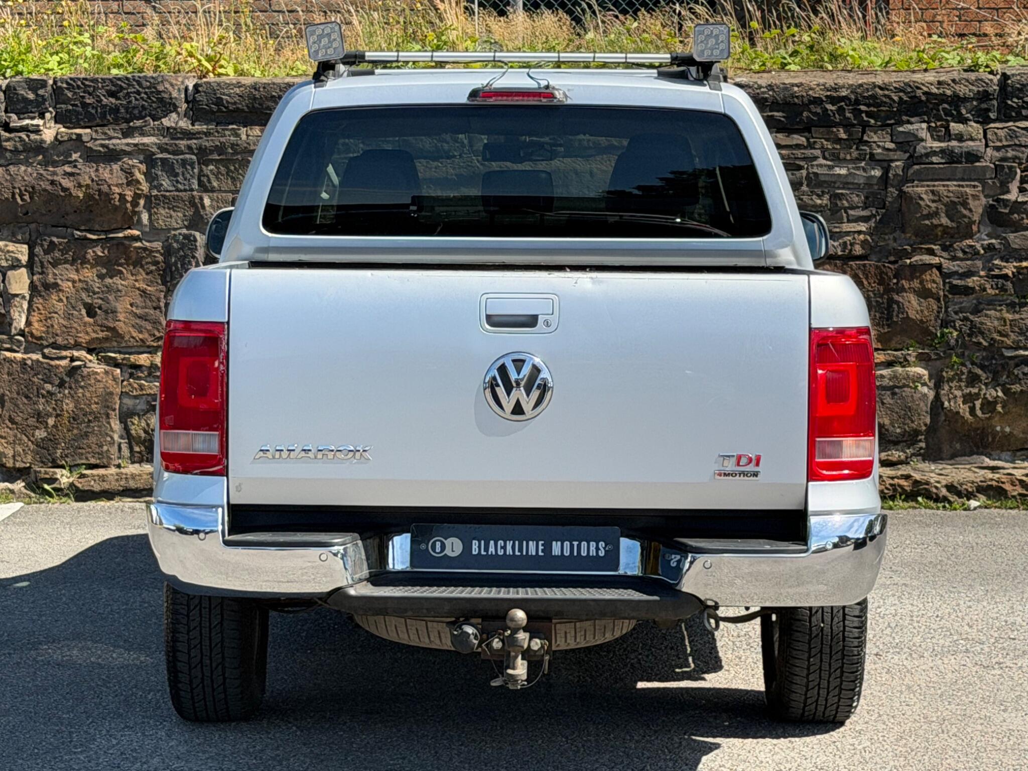 Volkswagen Amarok view 6
