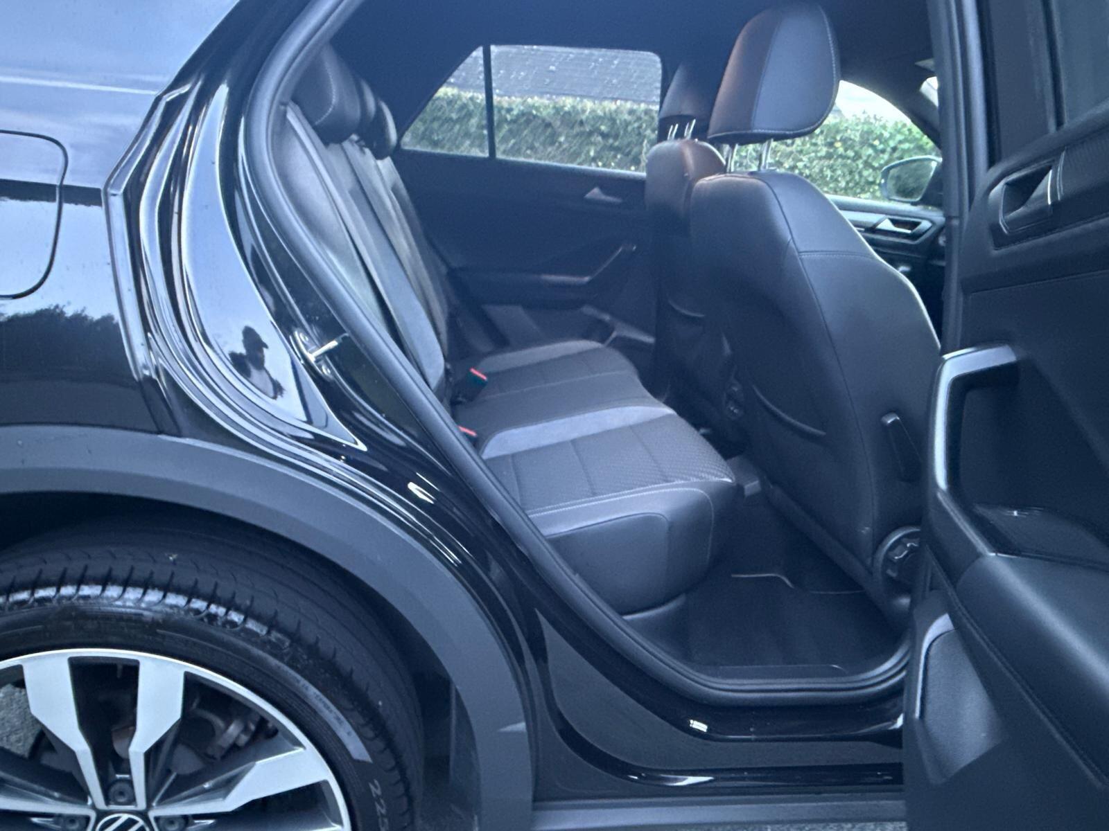 Volkswagen T-Roc view 17