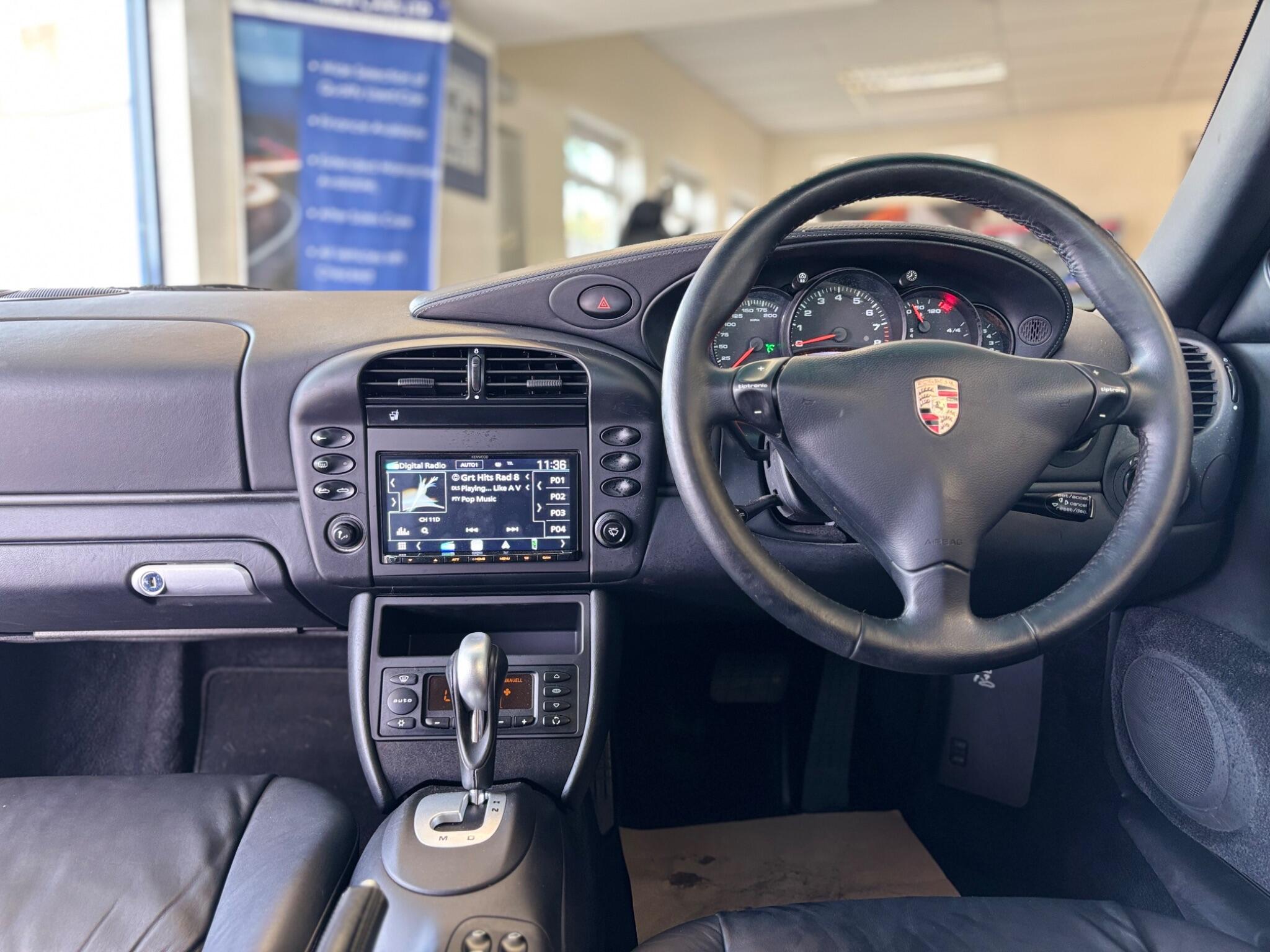 Porsche 911 view 20