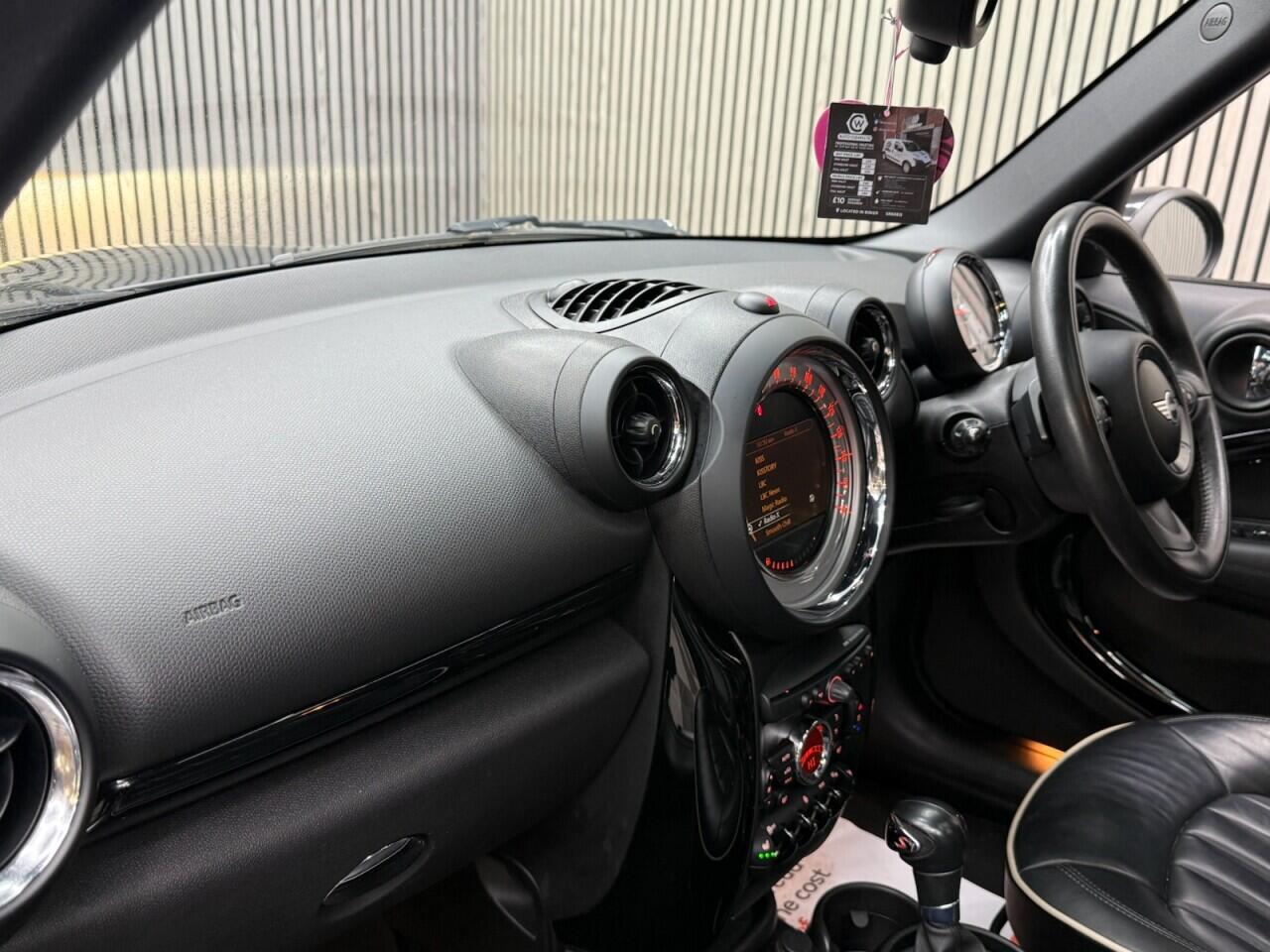 Mini Countryman view 4